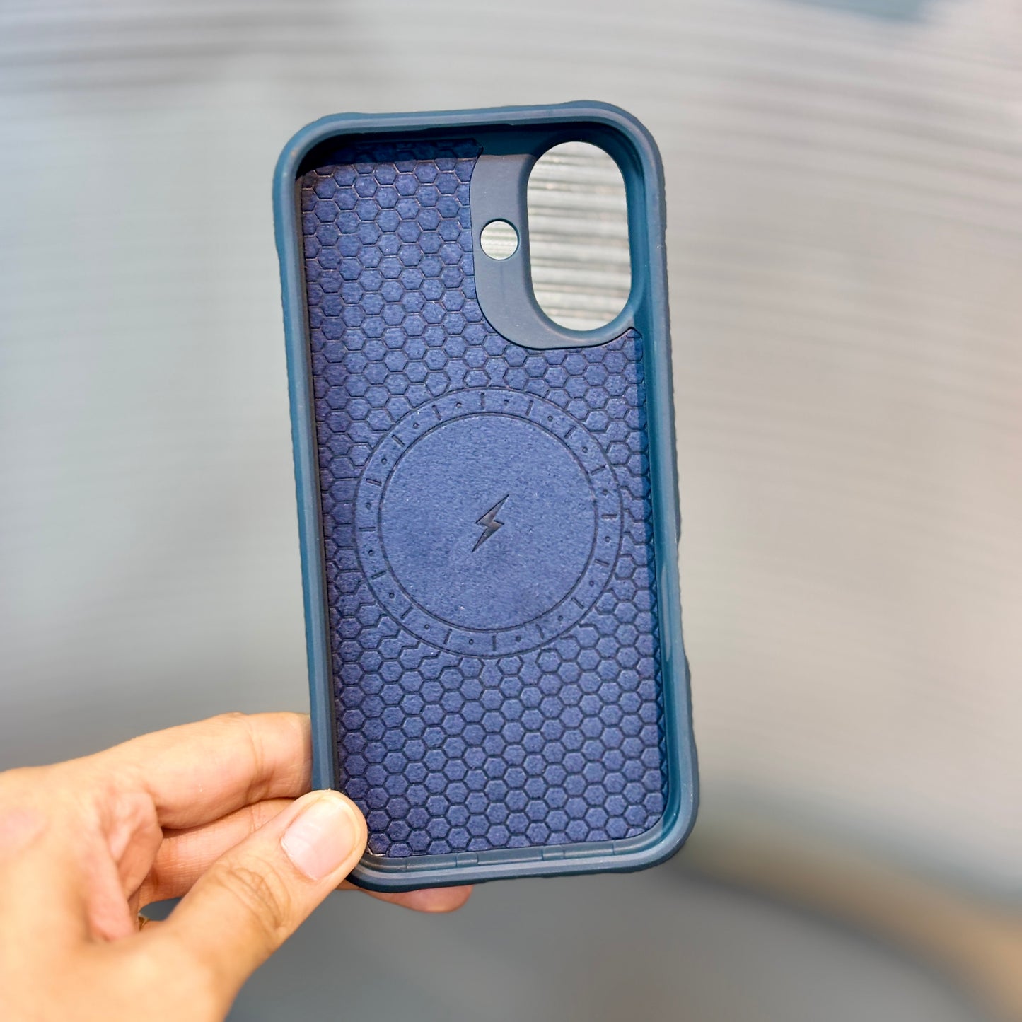 AeroBlue Carbon MagSafe iPhone 16 Case