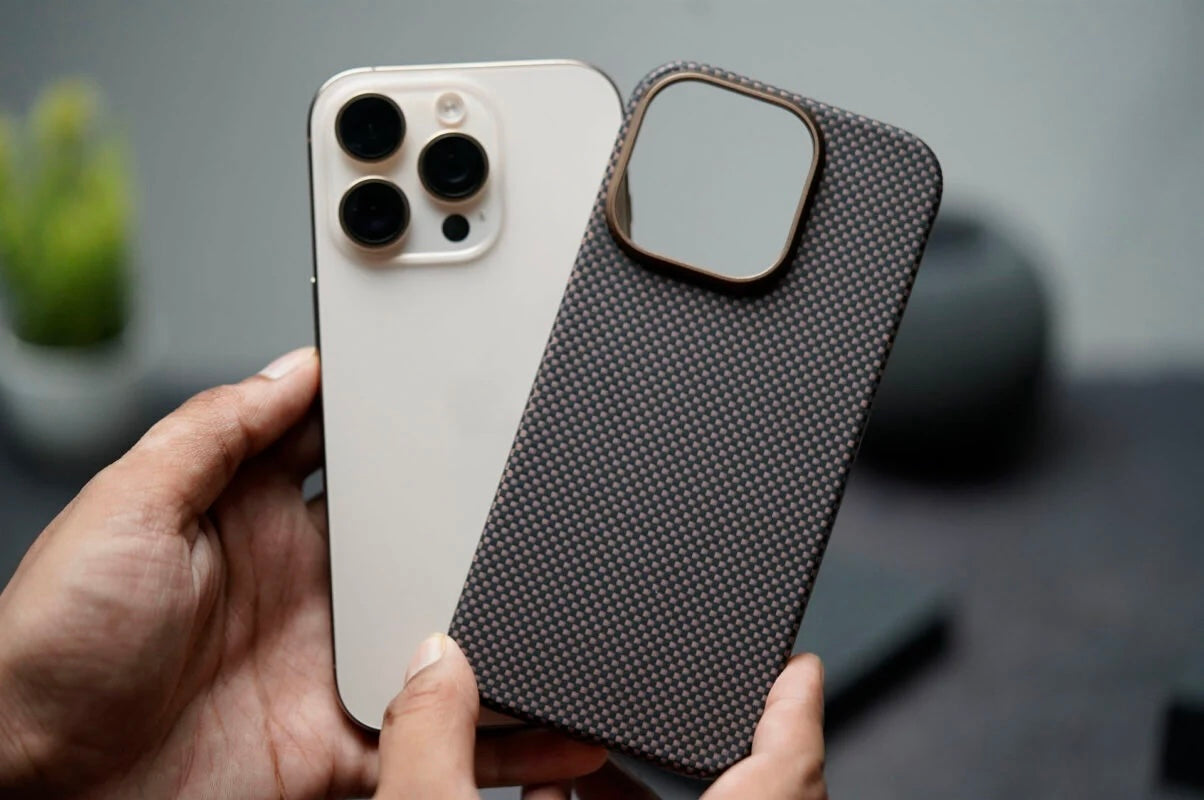 Premium Carbon Fiber MagSafe iPhone Case