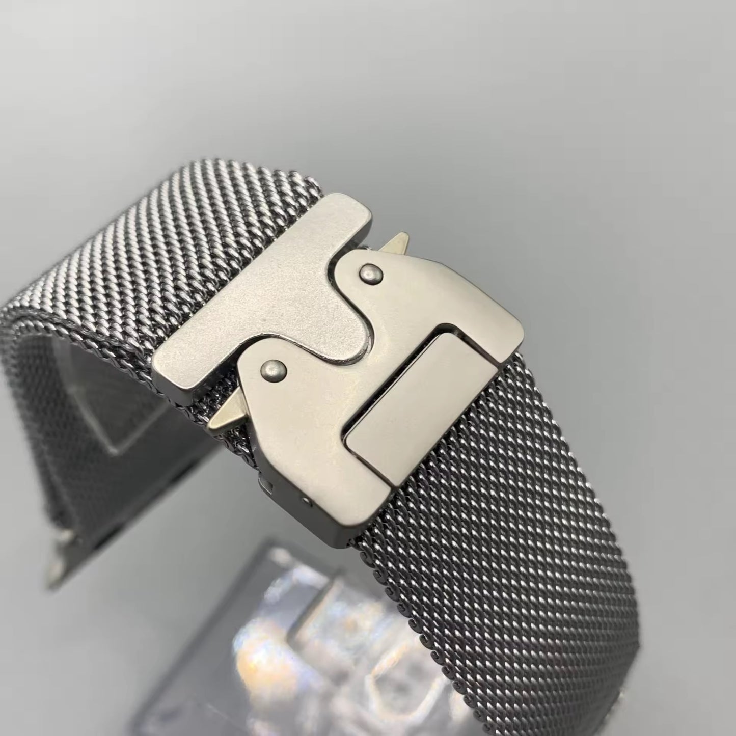 Premium Milanese Mesh iWatch Strap