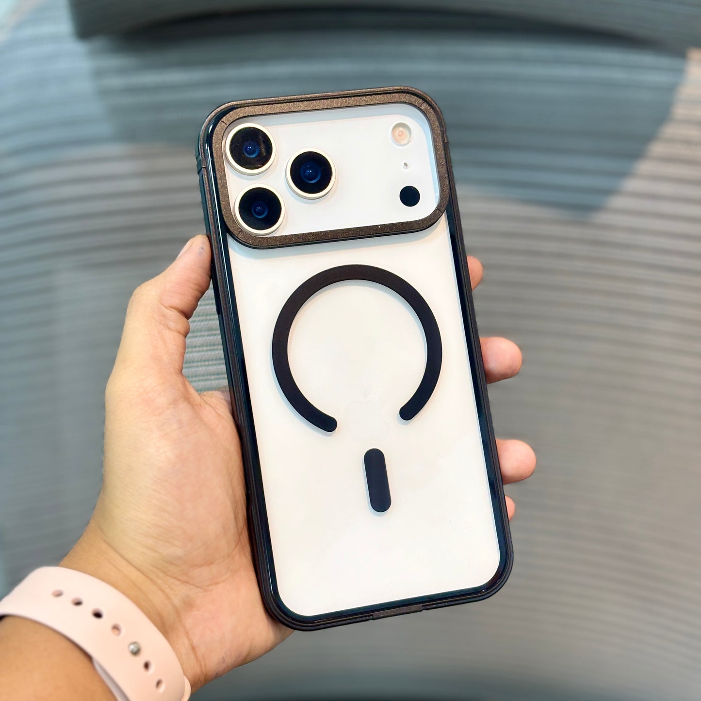 LumiFrame MagSafe iPhone 17 Case