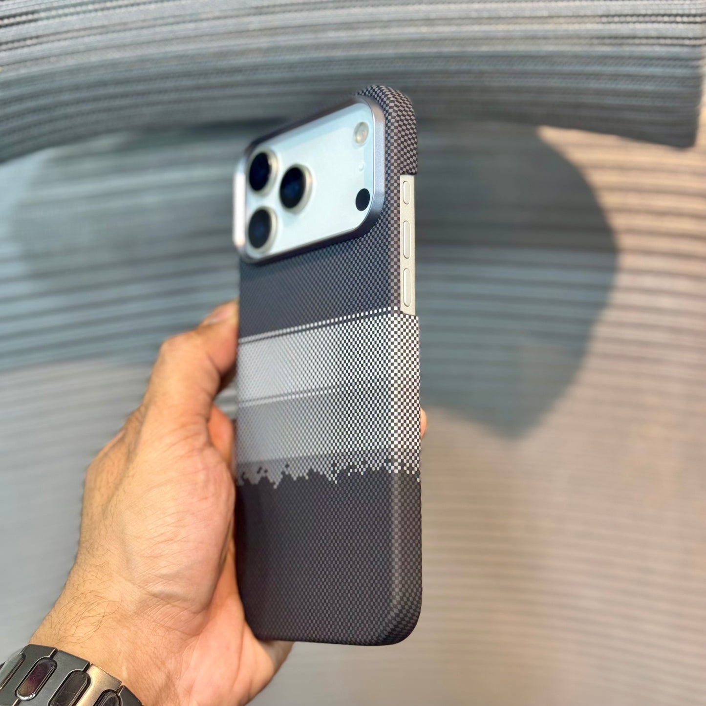 FibreLux Wave MagSafe iPhone 17 Pro Case