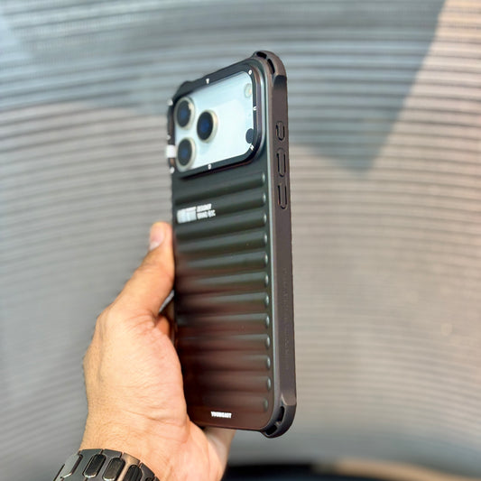 Luxora Wave MagSafe iPhone 17 Pro Max Case