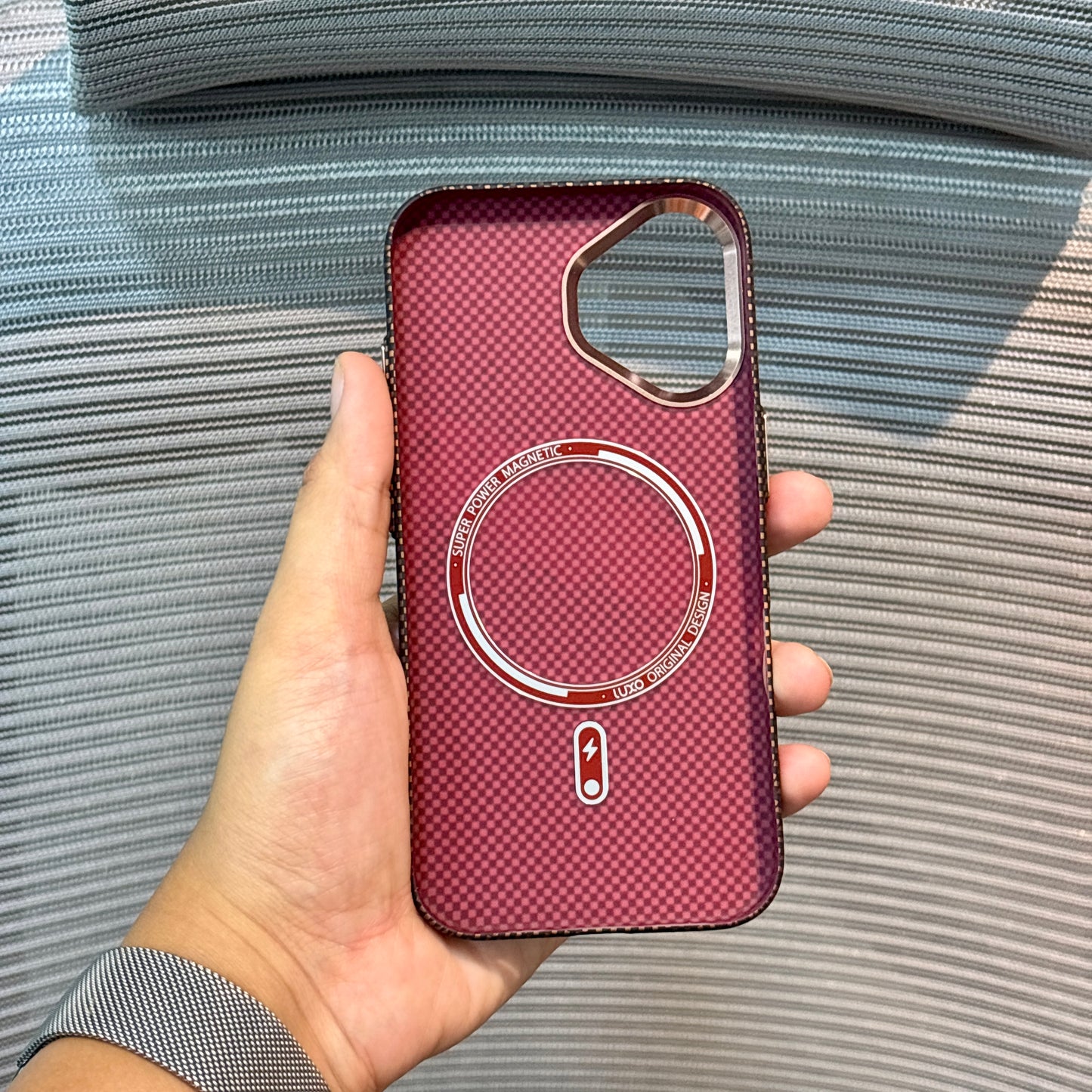 Carbonique MagSafe iPhone 16 Pro Case