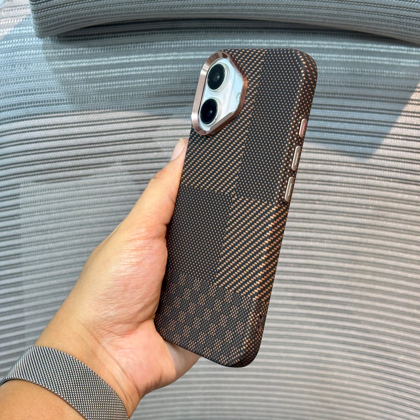 Carbonique MagSafe iPhone 16 Pro Case