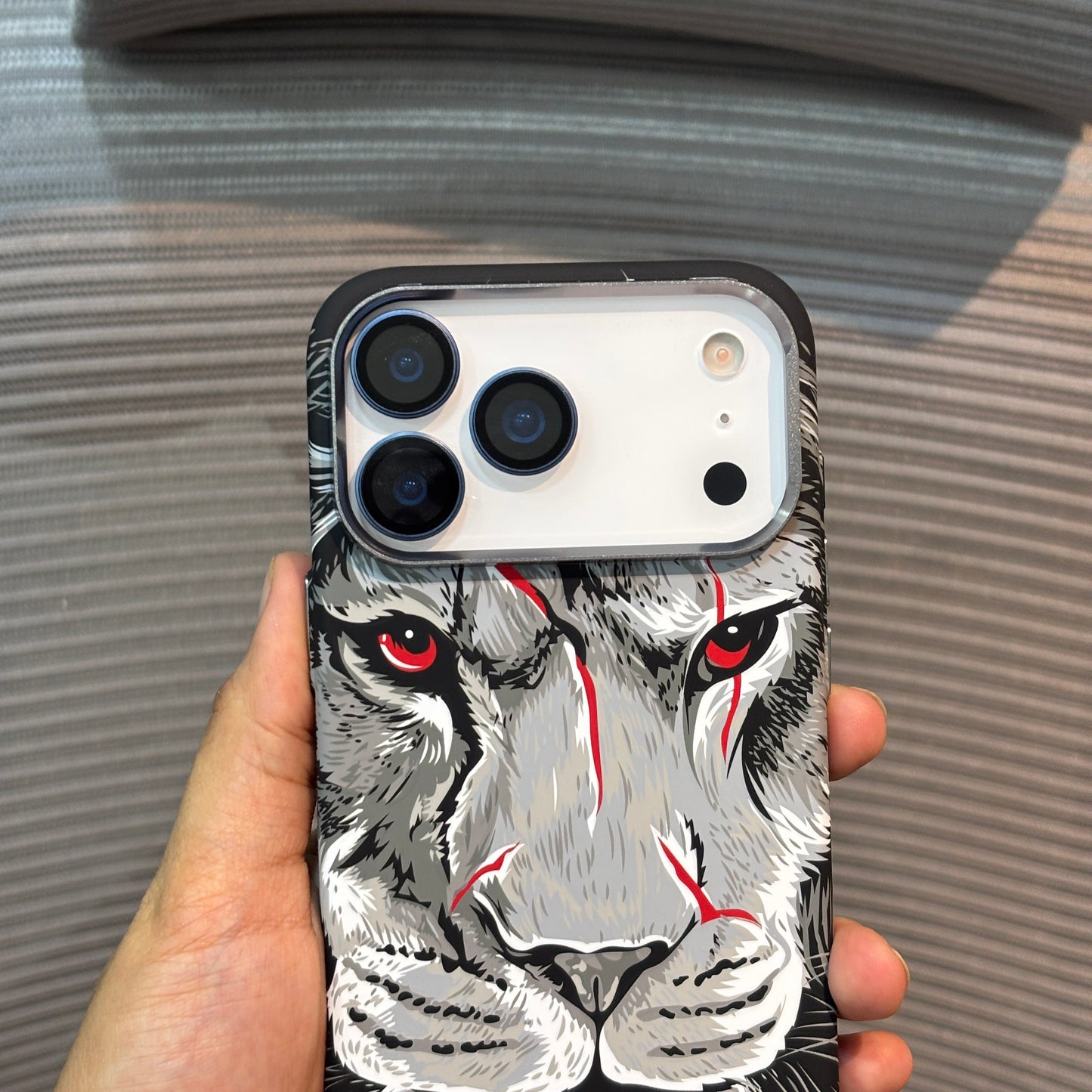 Carbonique MagSafe iPhone 17 Pro Case