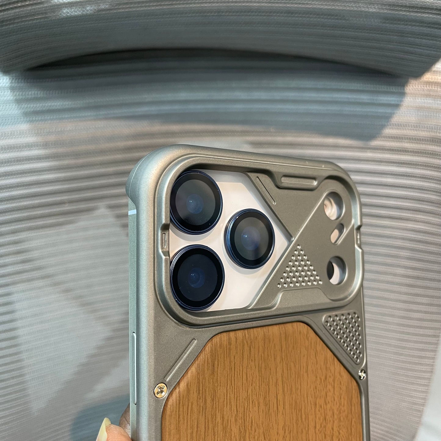 WoodFrame Slim iPhone 17 Pro Case