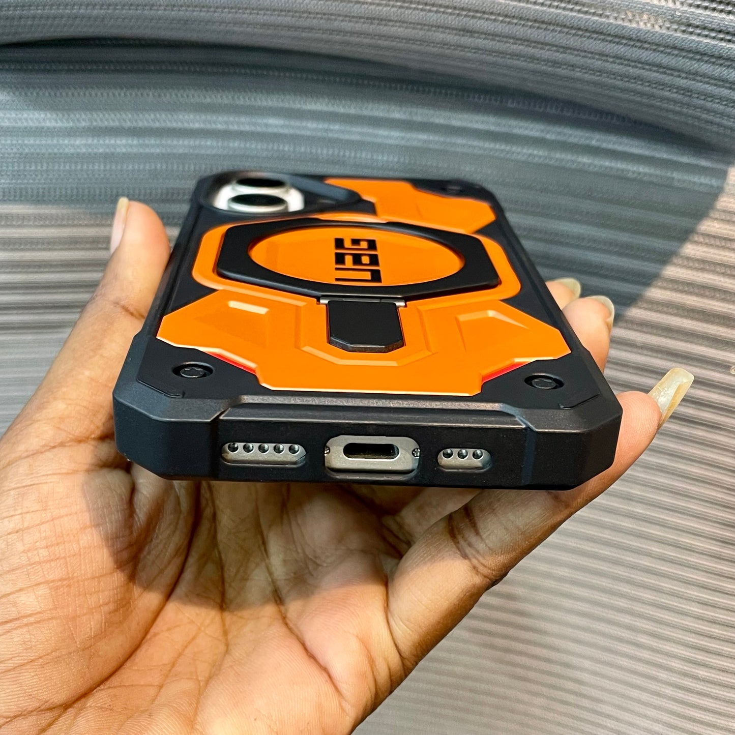 StandCore MagSafe iPhone 17 Pro Case