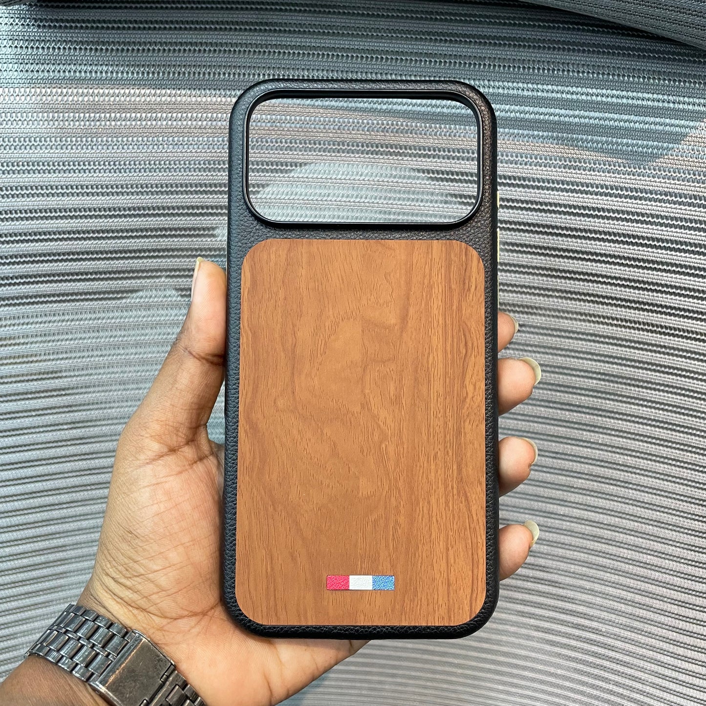 DualTone With WoodÉlite iPhone 17 Pro Case
