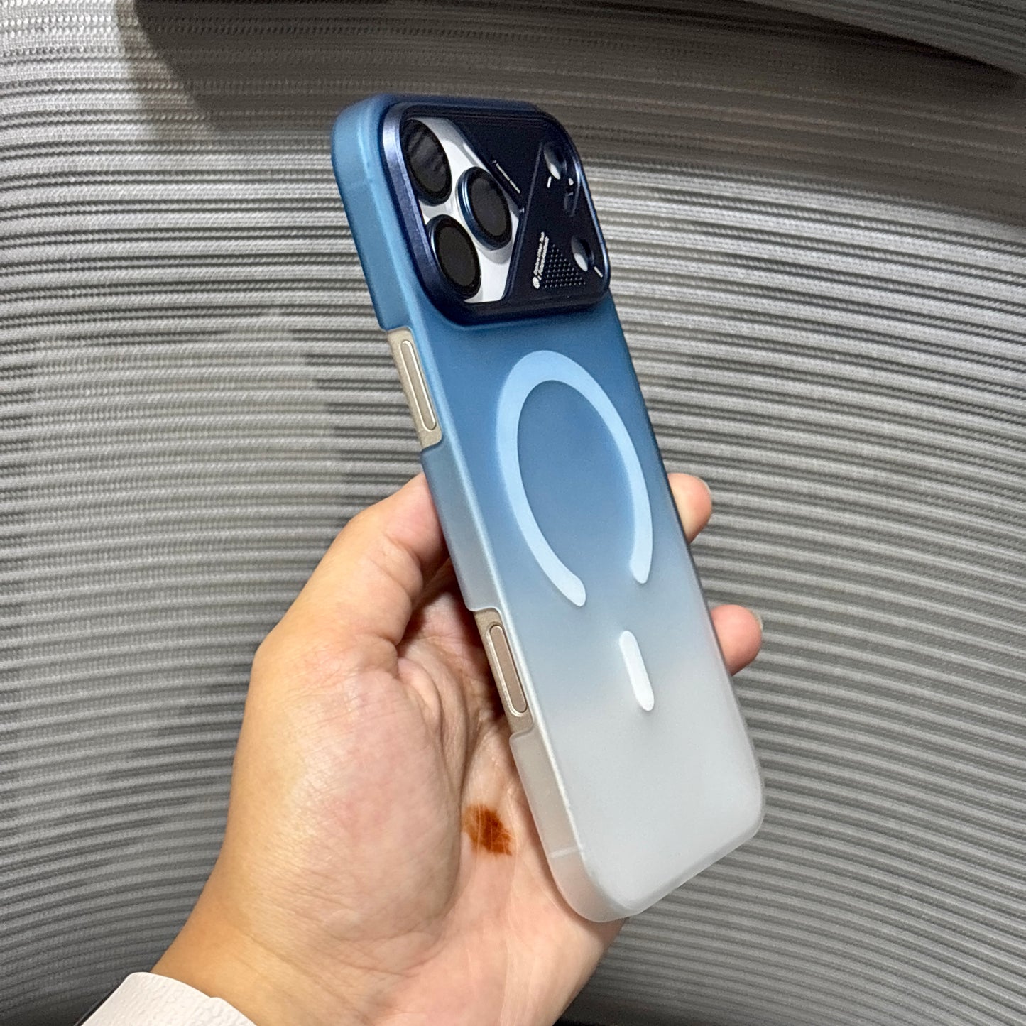 FrostVent MagSafe iPhone 17 Pro Max Case