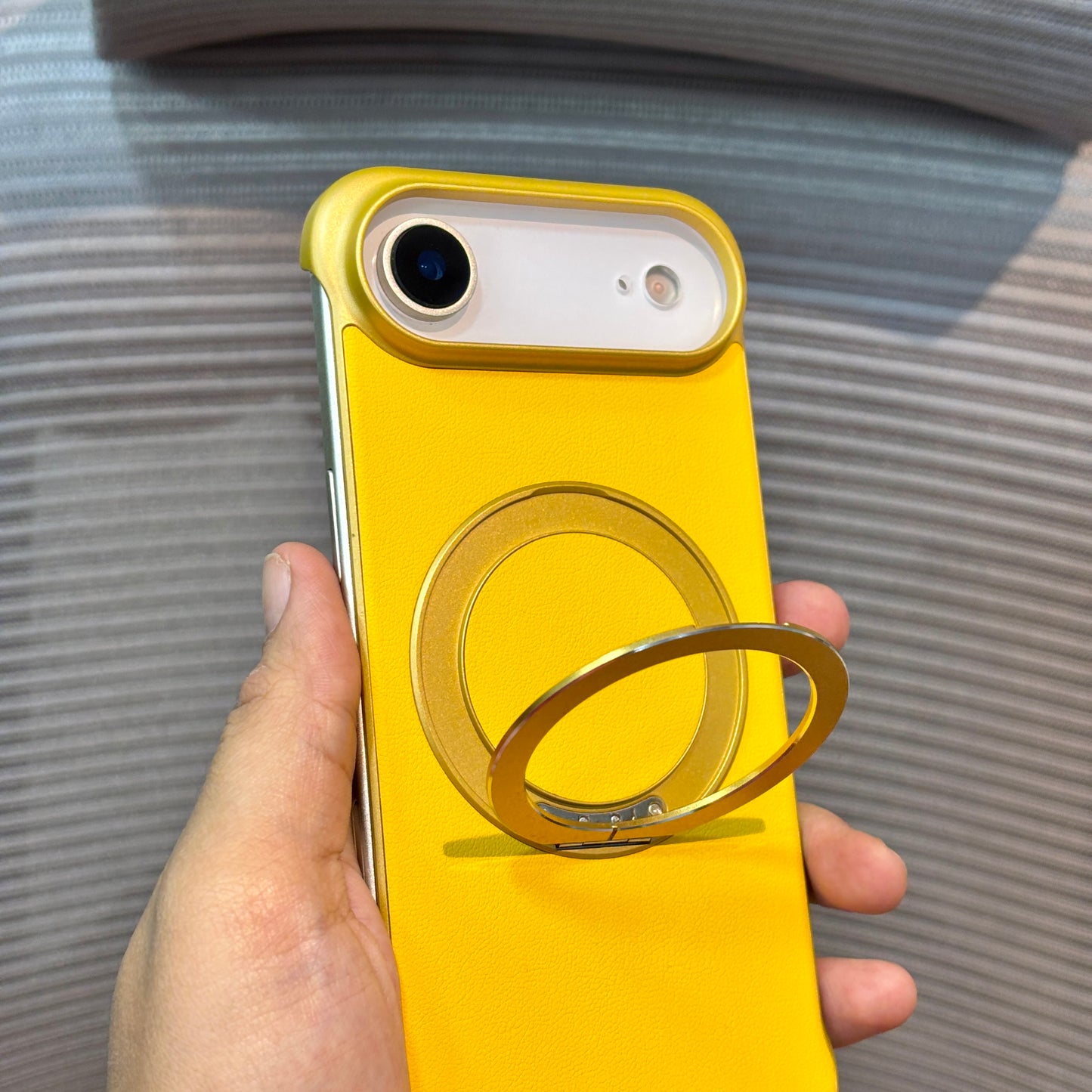 Axis Stand MagSafe iPhone 15 Series Case