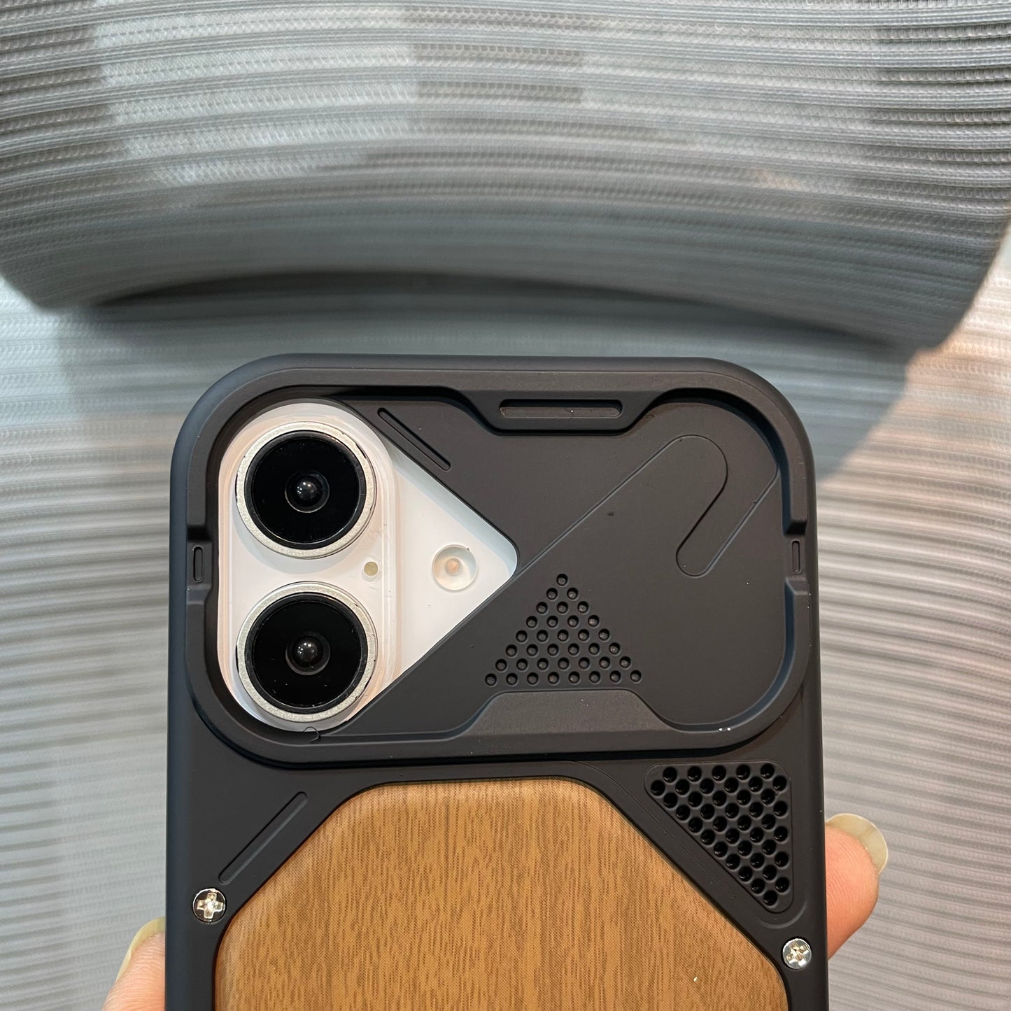 WoodFrame Slim iPhone 17 Case