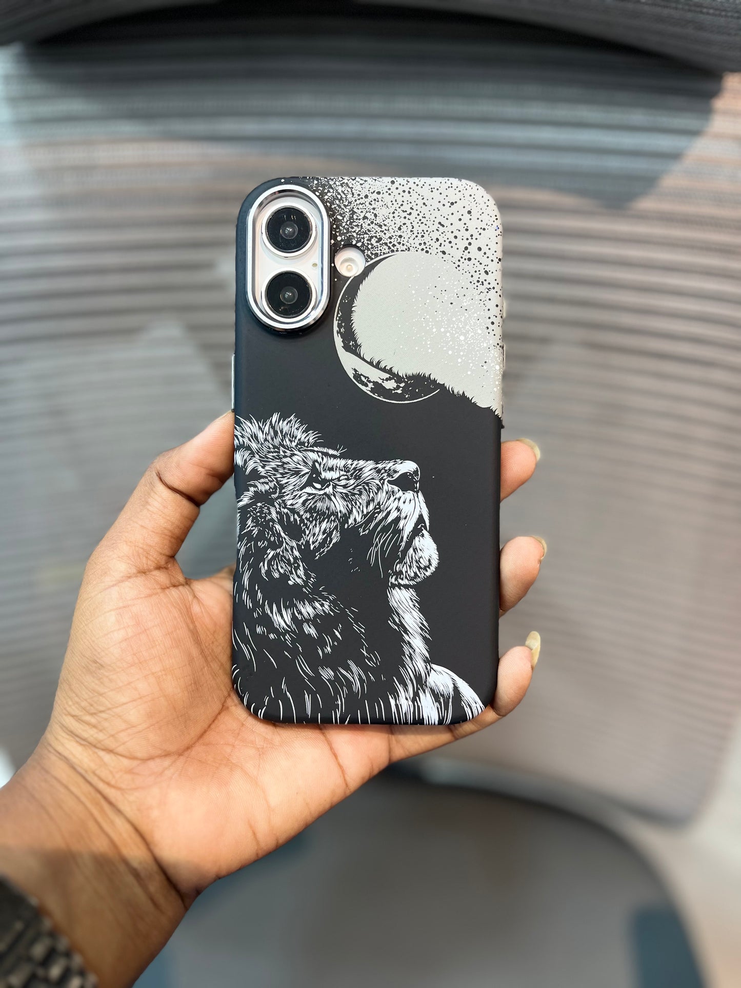 Embossed Lion Print MagSafe iPhone 17 Case