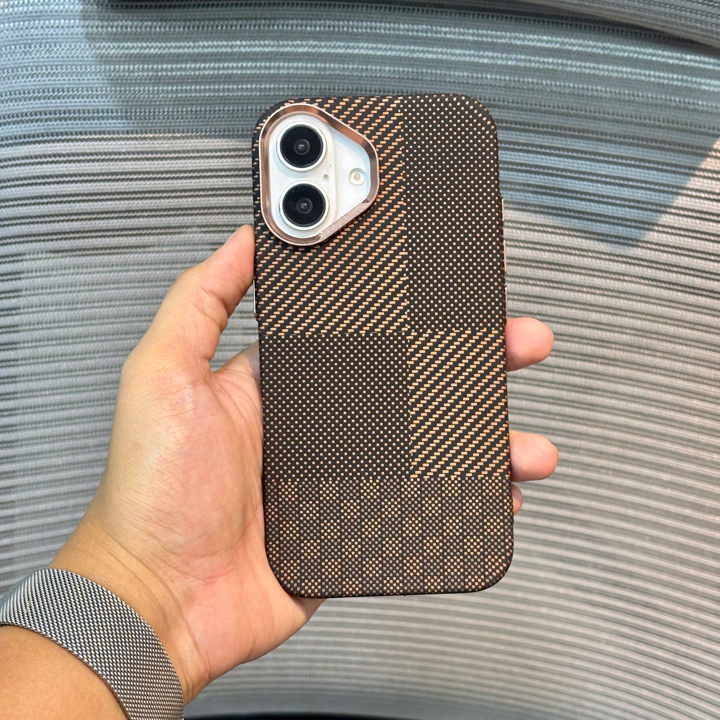 Carbonique MagSafe iPhone 16 Pro Case