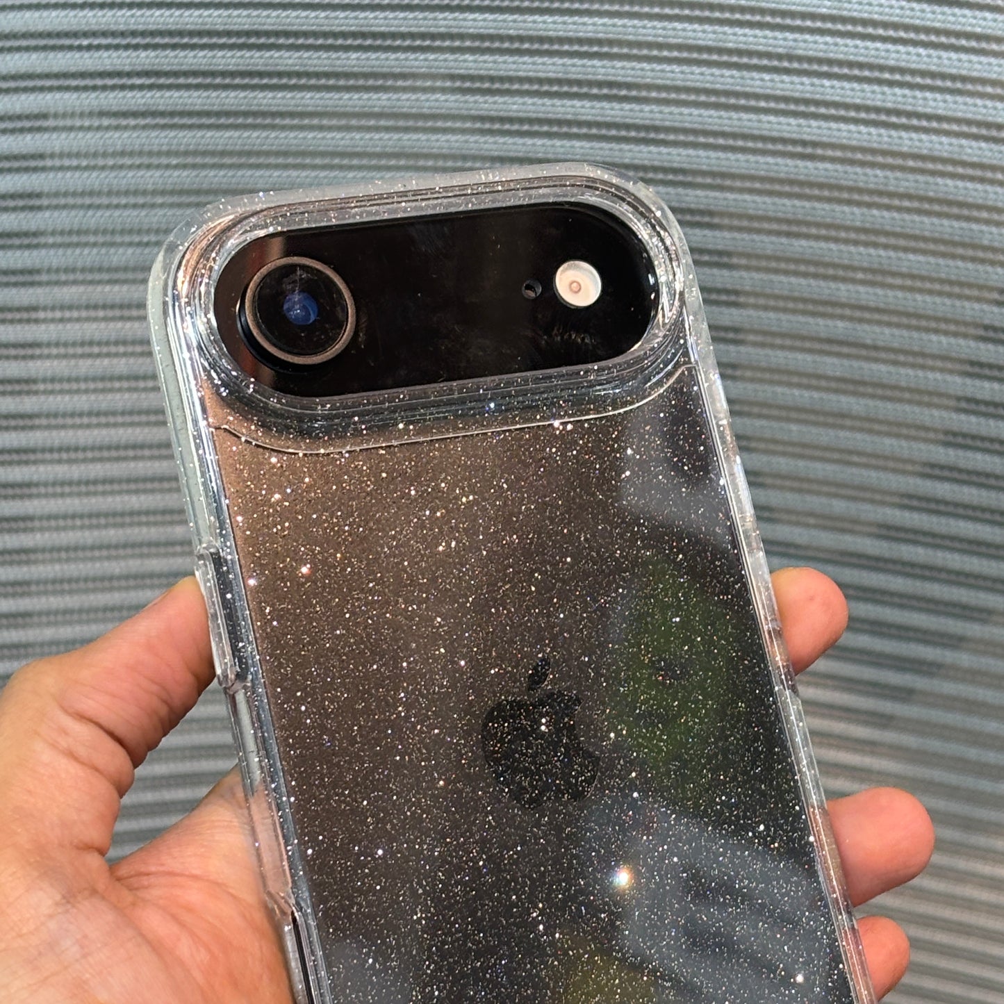Crystalé Shimmer iPhone 17 Case