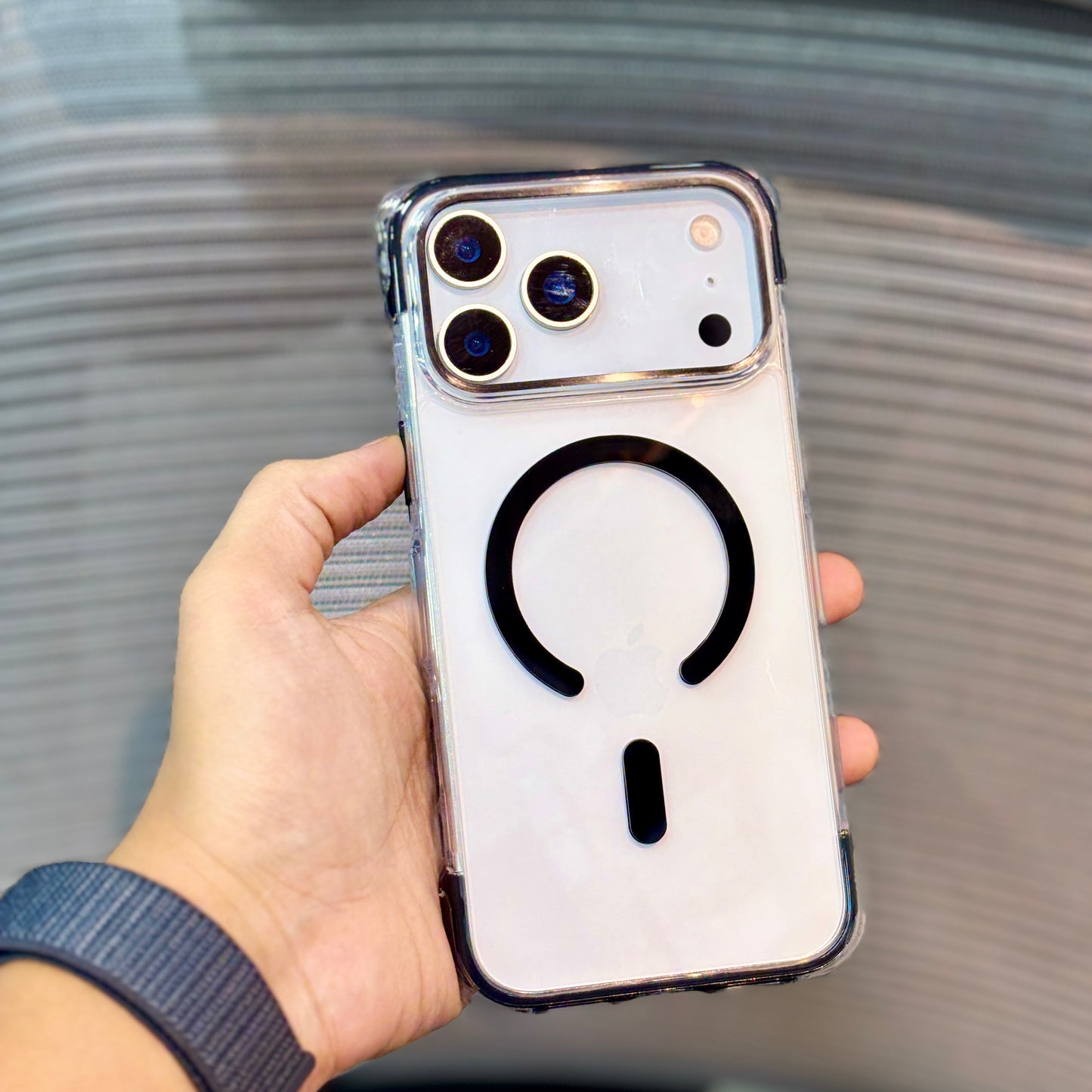 CrystalDefend MagSafe iPhone 17 Pro Case