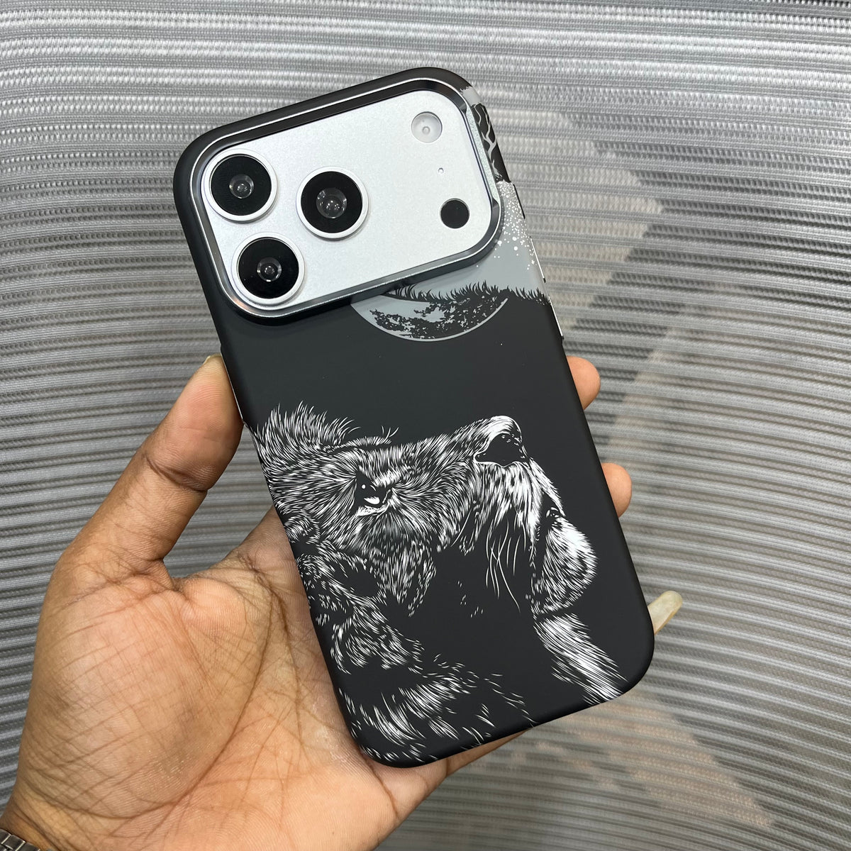 Premium Wildlife Carbon Fiber MagSafe iPhone Case