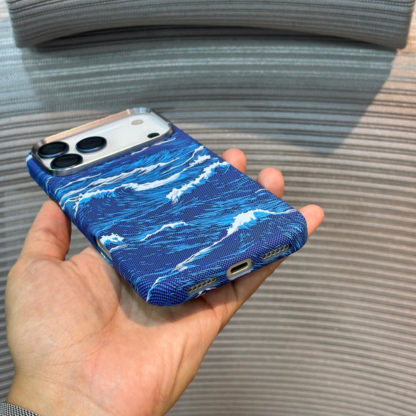 Carbonique MagSafe iPhone 16 Pro Case