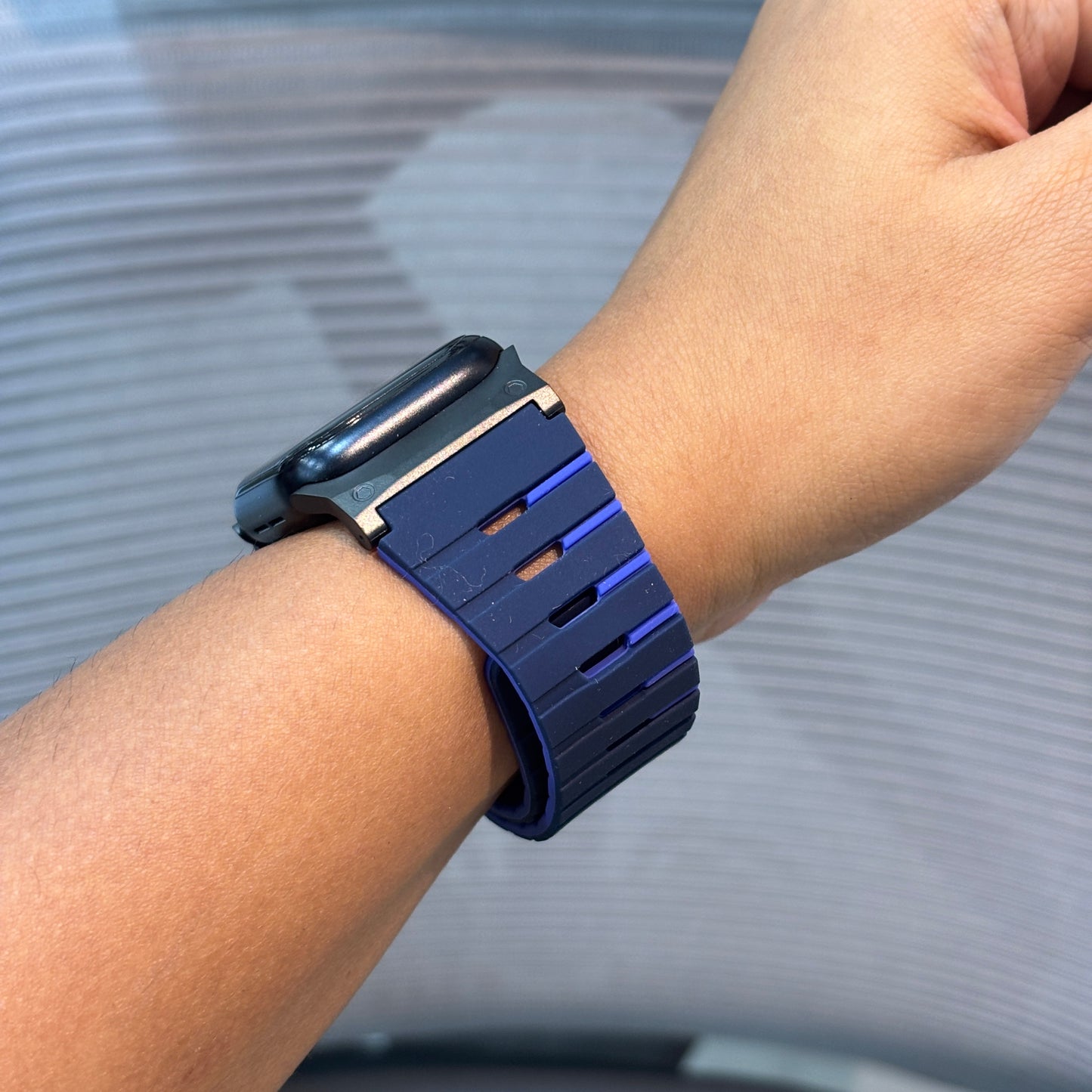 MagnoBand Silicone Apple Watch Strap
