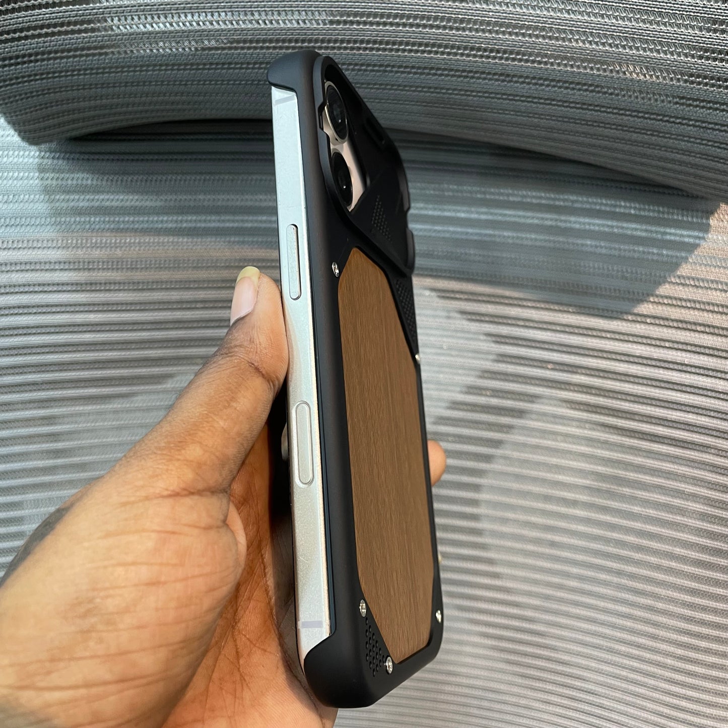 WoodFrame Slim iPhone 17 Case