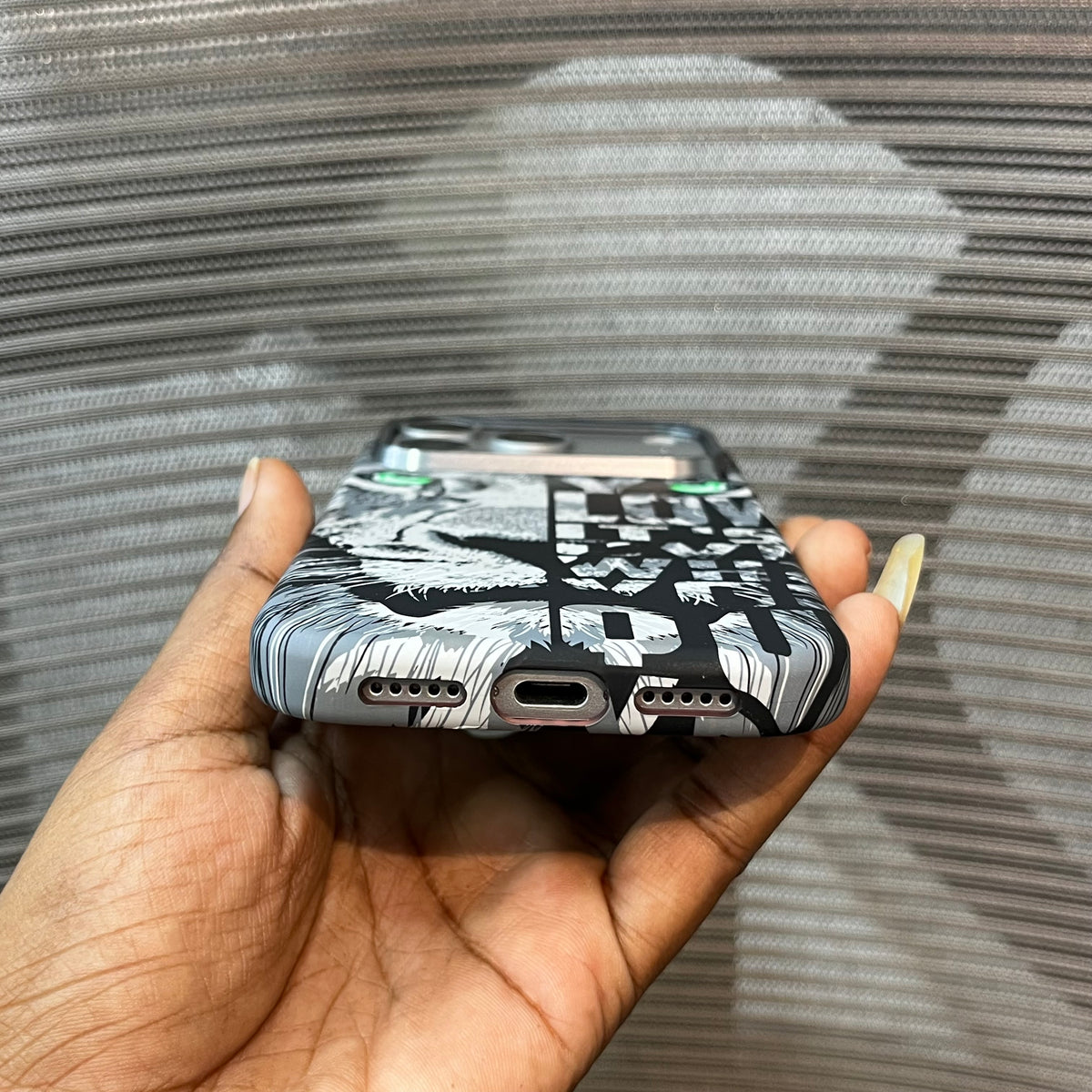 Premium Wildlife Carbon Fiber MagSafe iPhone Case