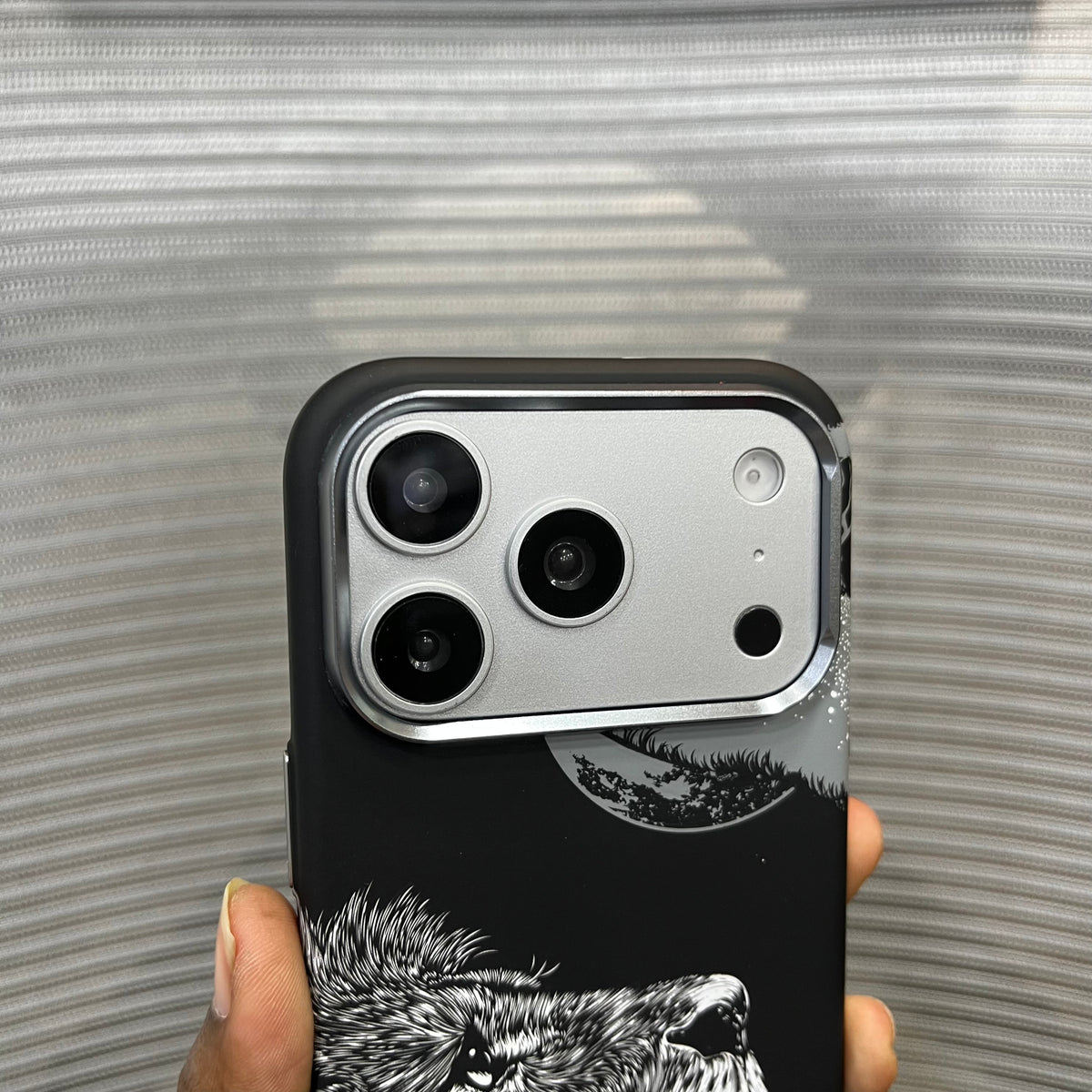 Premium Wildlife Carbon Fiber MagSafe iPhone Case