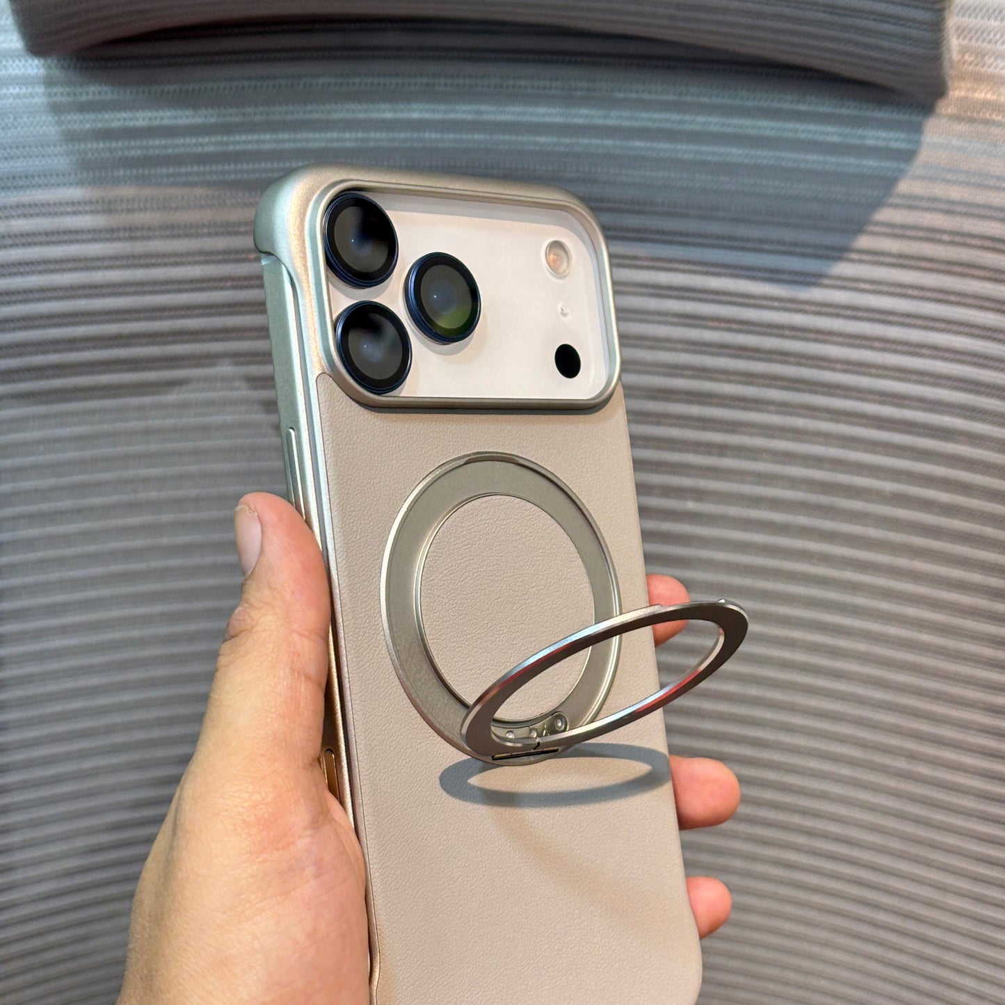 Axis Stand MagSafe iPhone 15 Series Case