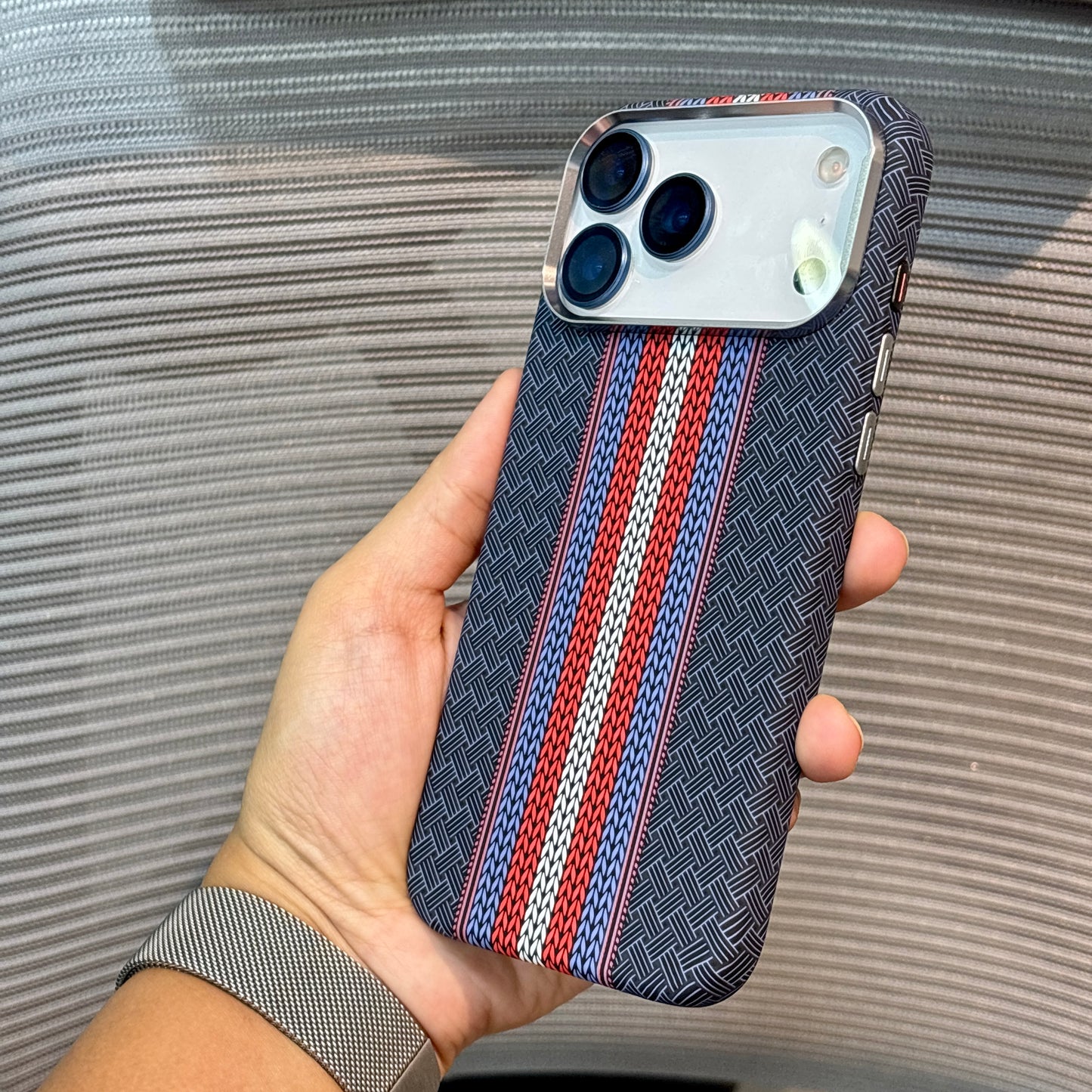 Carbonique MagSafe iPhone 17 Case