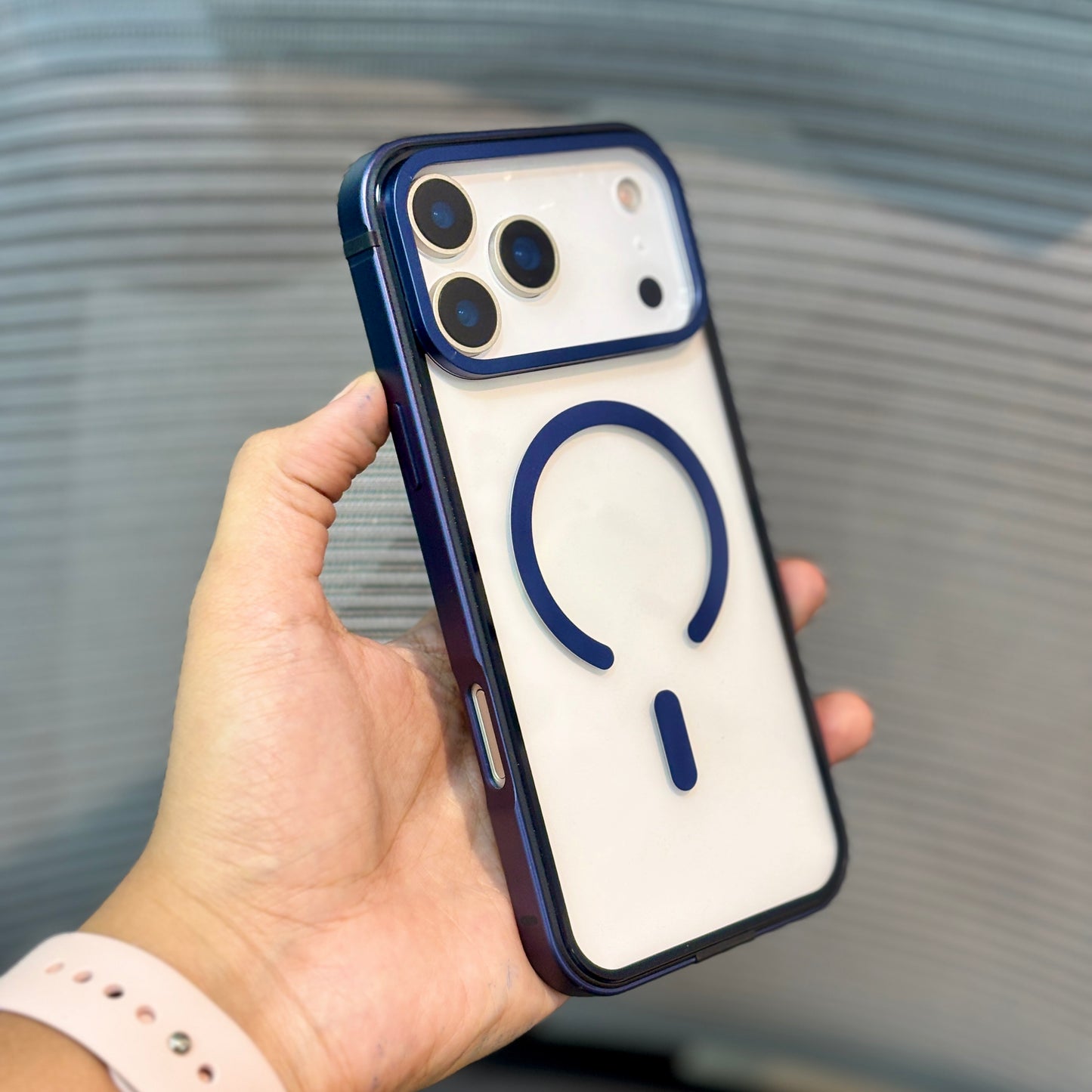 LumiFrame MagSafe iPhone 17 Case