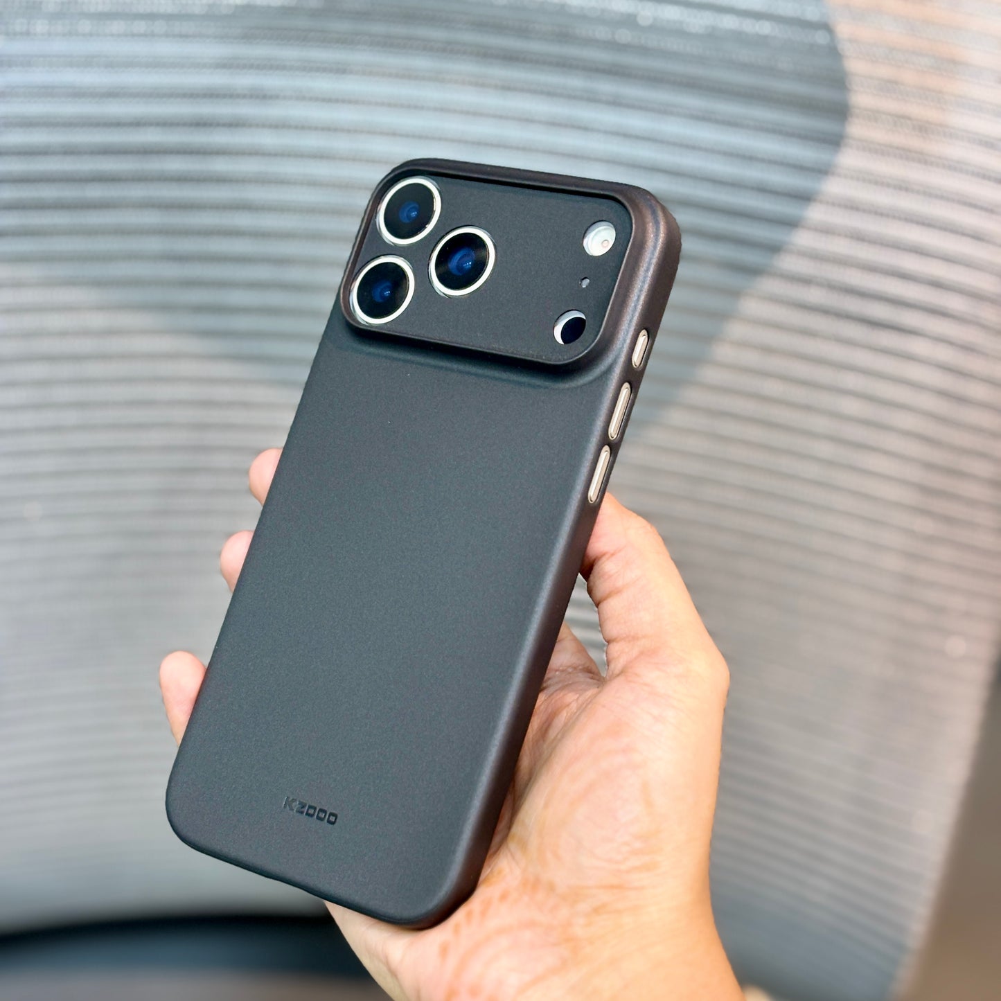 AirSkin Ultra-Slim iPhone 17 Pro Max Case
