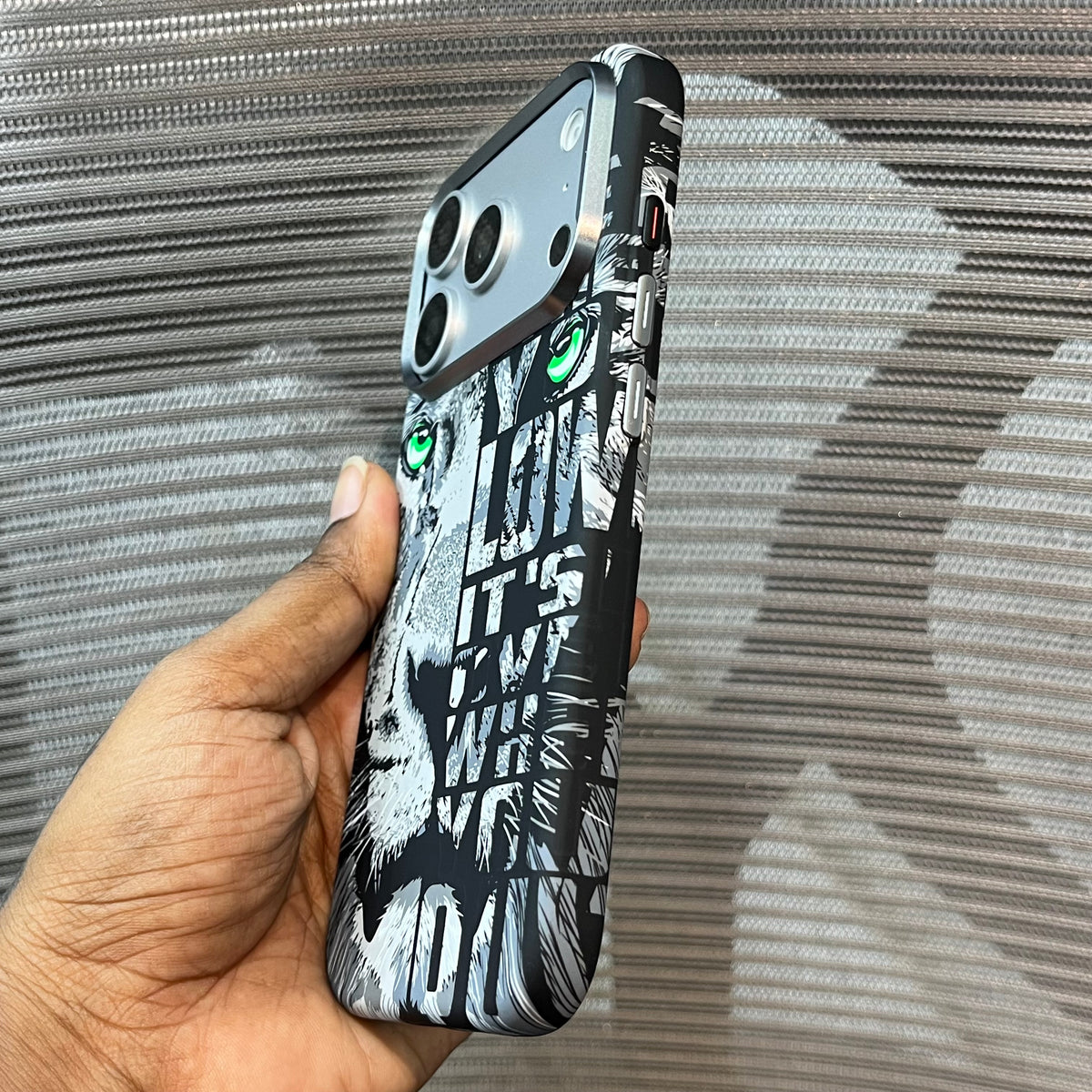 Premium Wildlife Carbon Fiber MagSafe iPhone Case