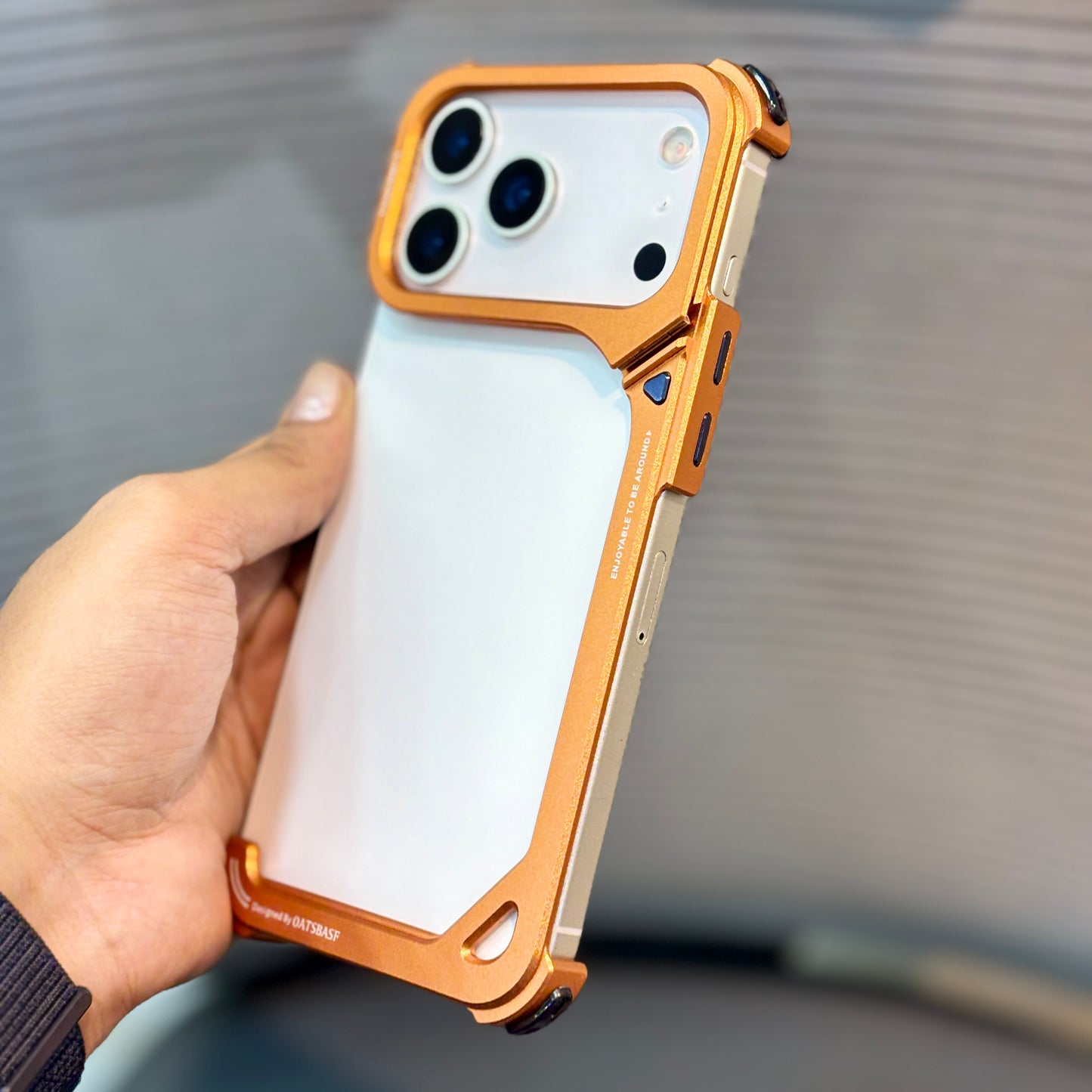 ShowCase Metal Bumper Stand iPhone 17 Pro Case