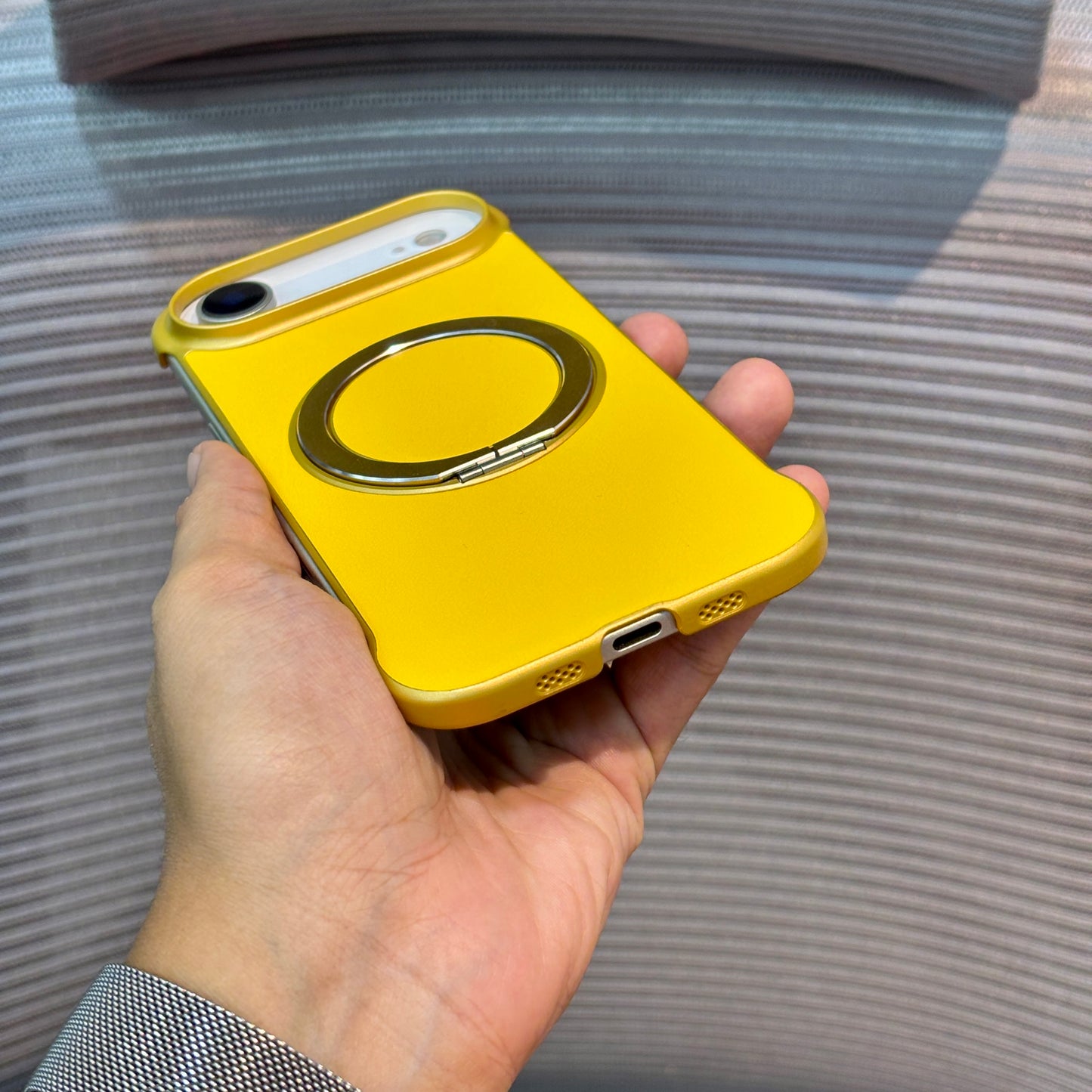 Axis Stand MagSafe iPhone 15 Series Case