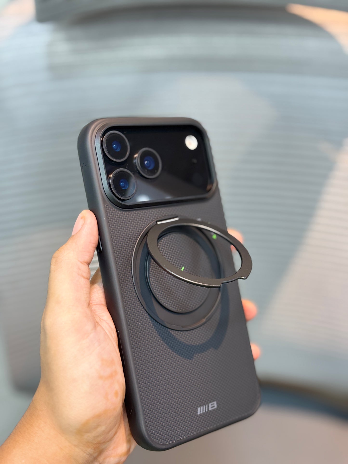 MagRotar Aramid Fiber iPhone 17 Pro Max Case
