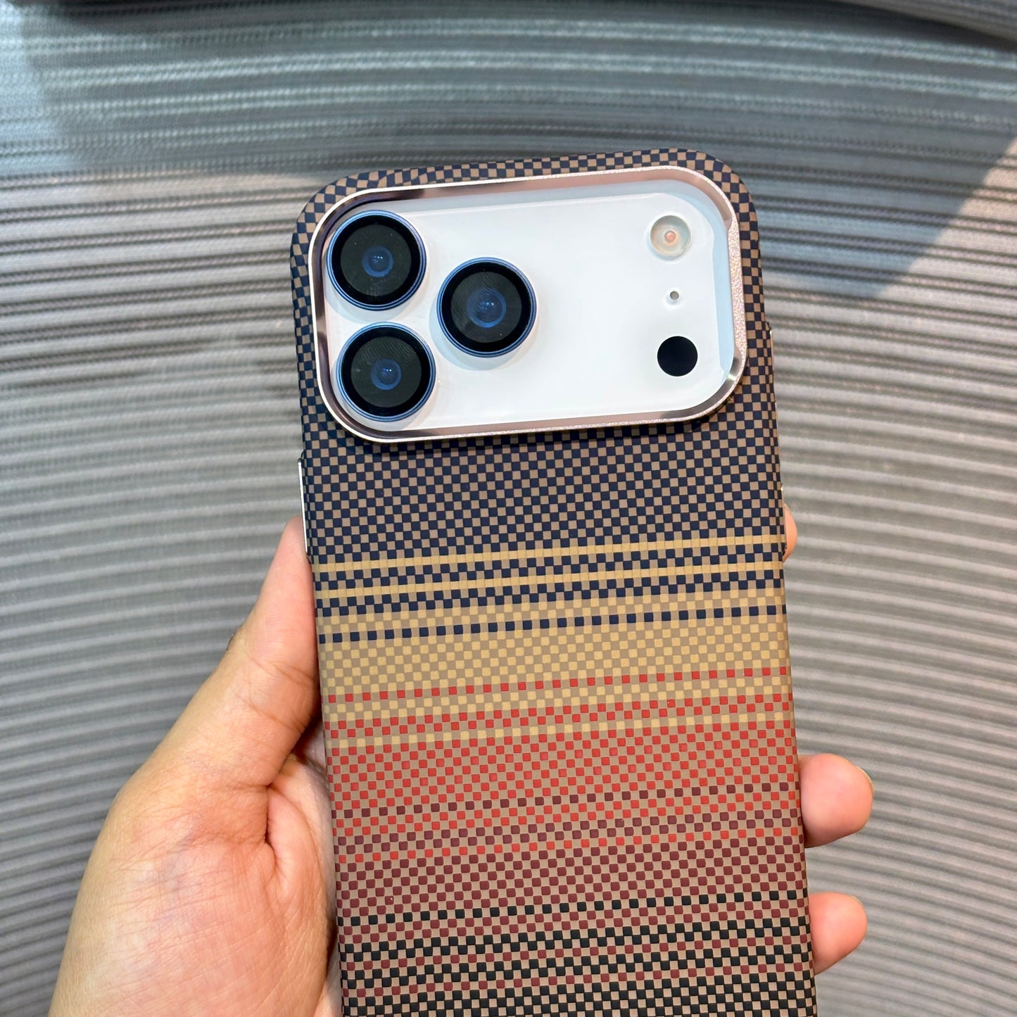 Carbonique MagSafe iPhone 16 Pro Case