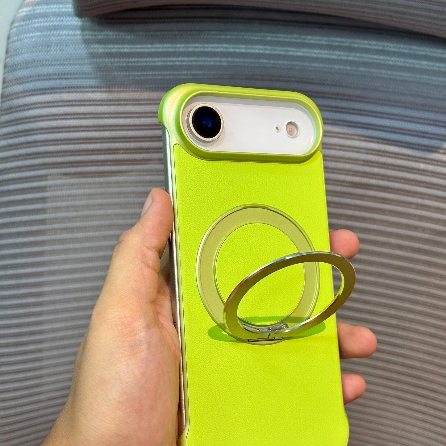 Axis Stand MagSafe iPhone 15 Series Case