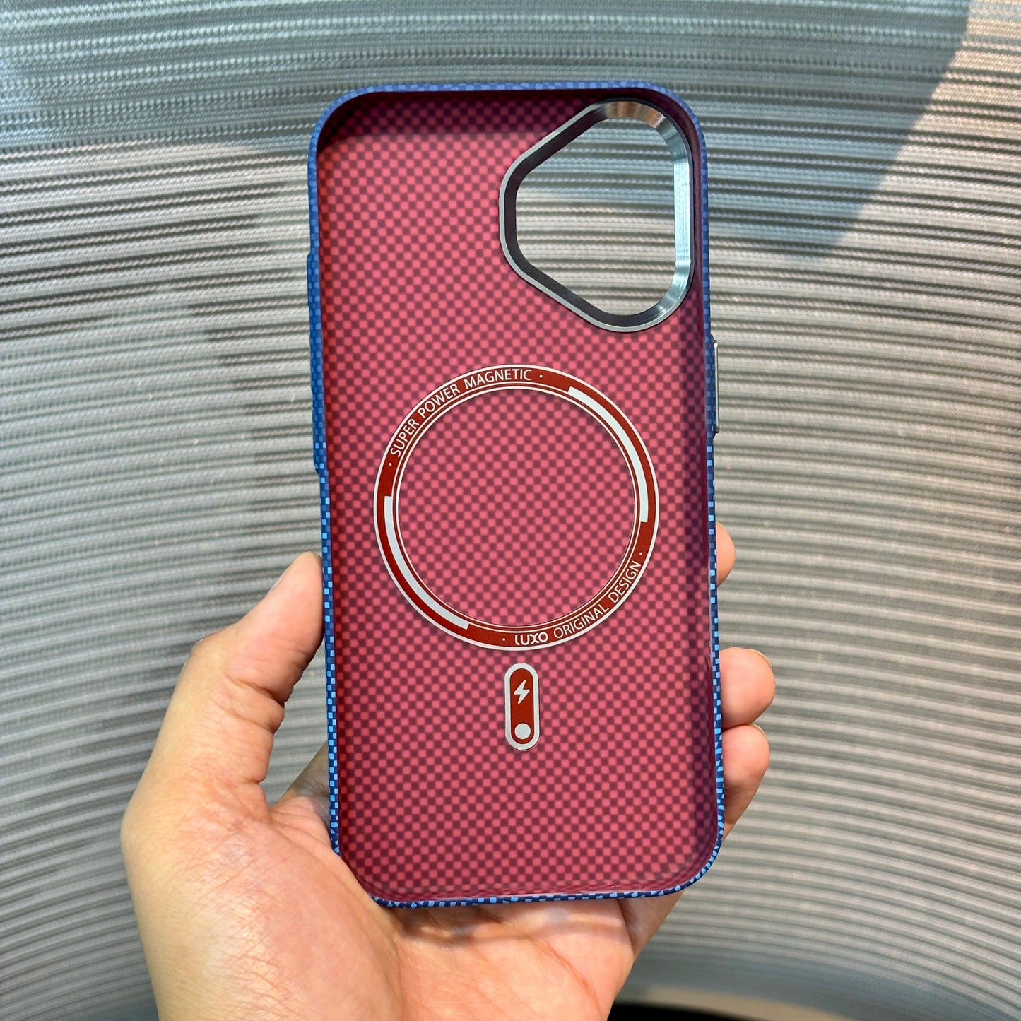 Carbonique MagSafe iPhone 17 Case