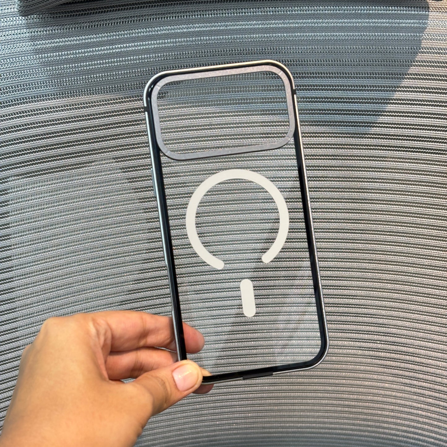 LumiFrame MagSafe iPhone 17 Pro Case