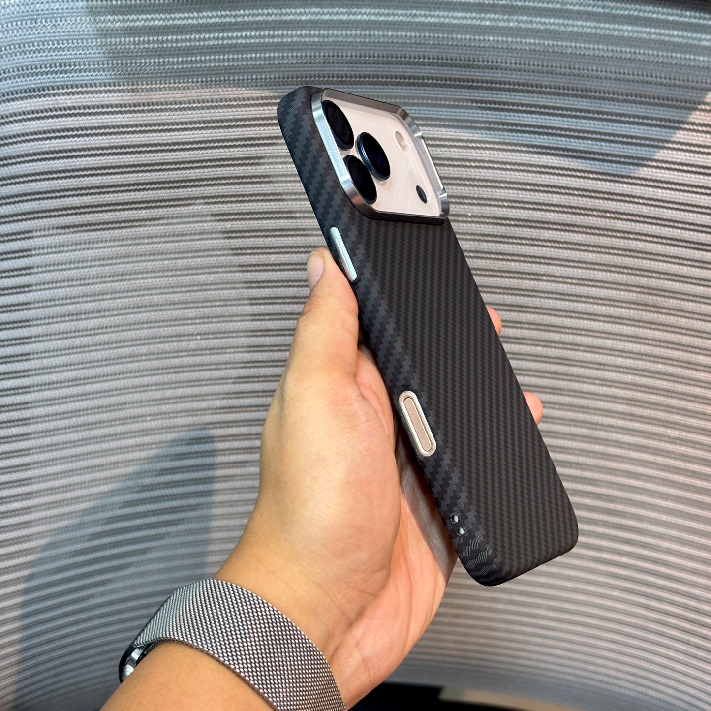 Carbonique MagSafe iPhone 16 Pro Case