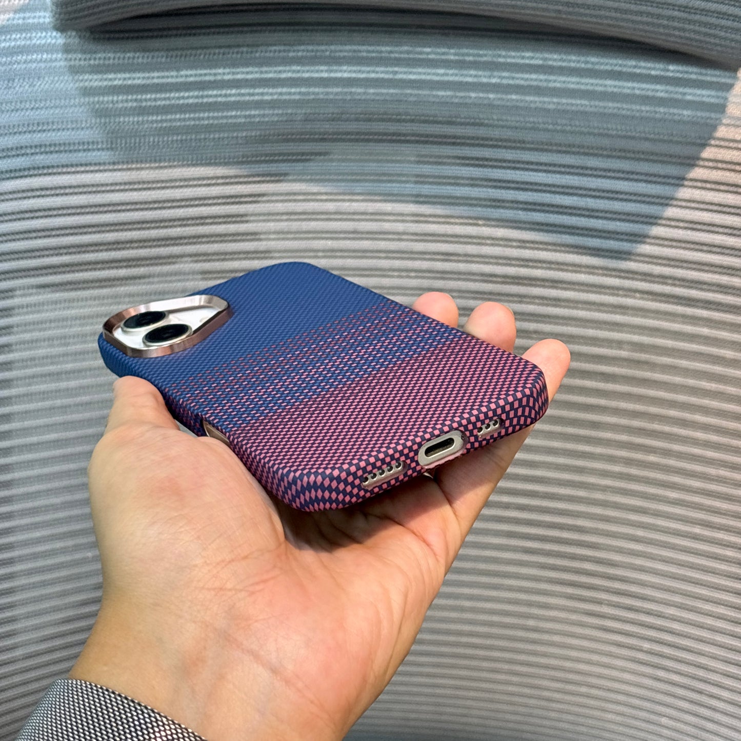 Carbonique MagSafe iPhone 16 Pro Case