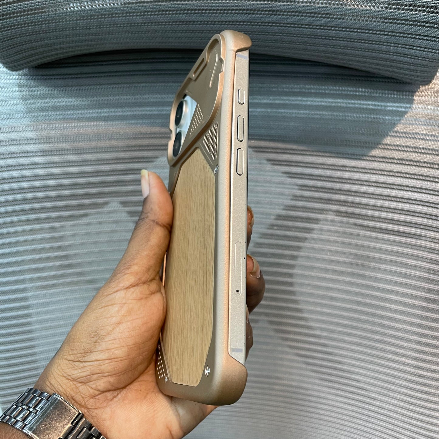 WoodFrame Slim iPhone 17 Case