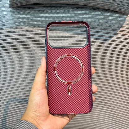 Carbonique MagSafe iPhone 17 Case