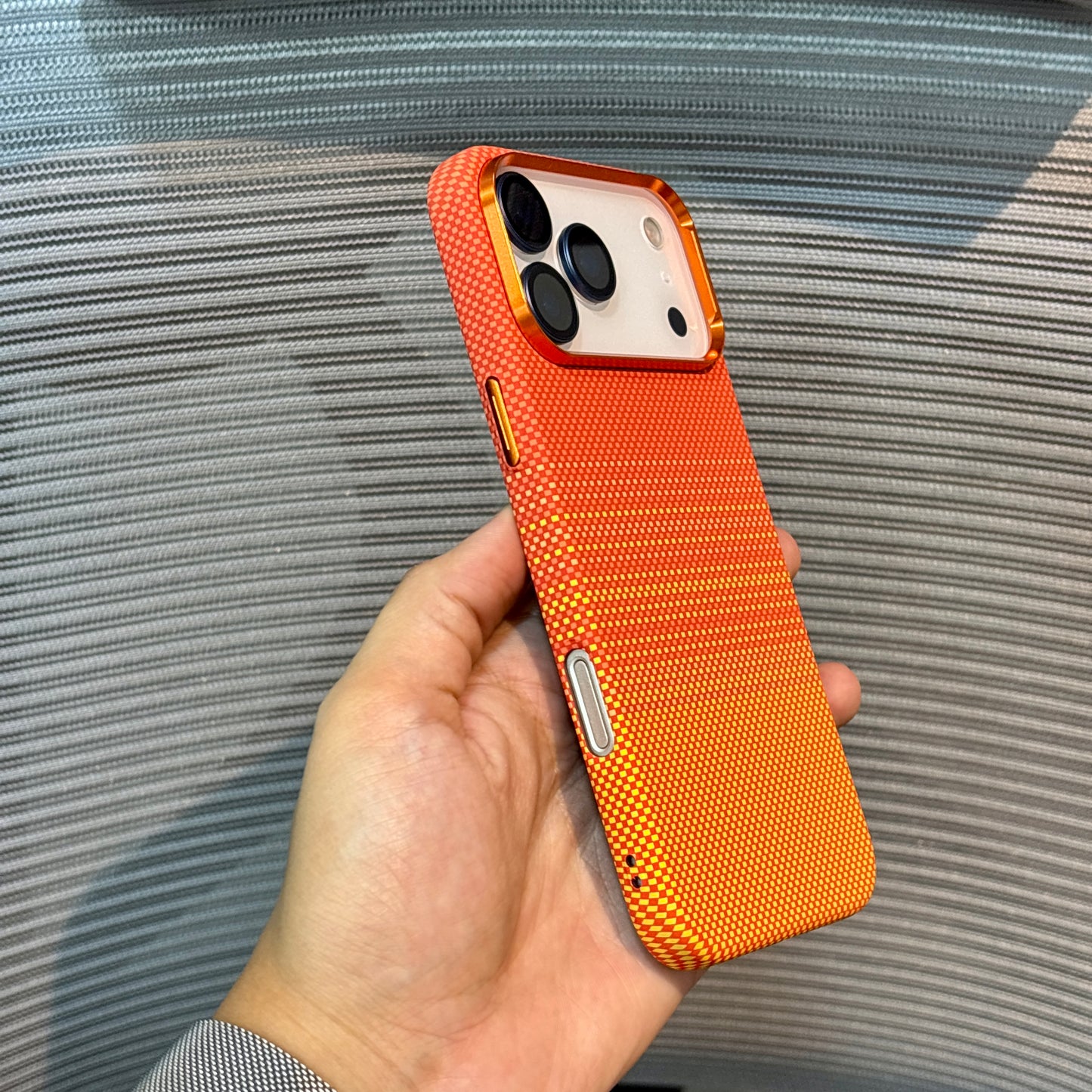 Carbonique MagSafe iPhone 17 Pro Max Case