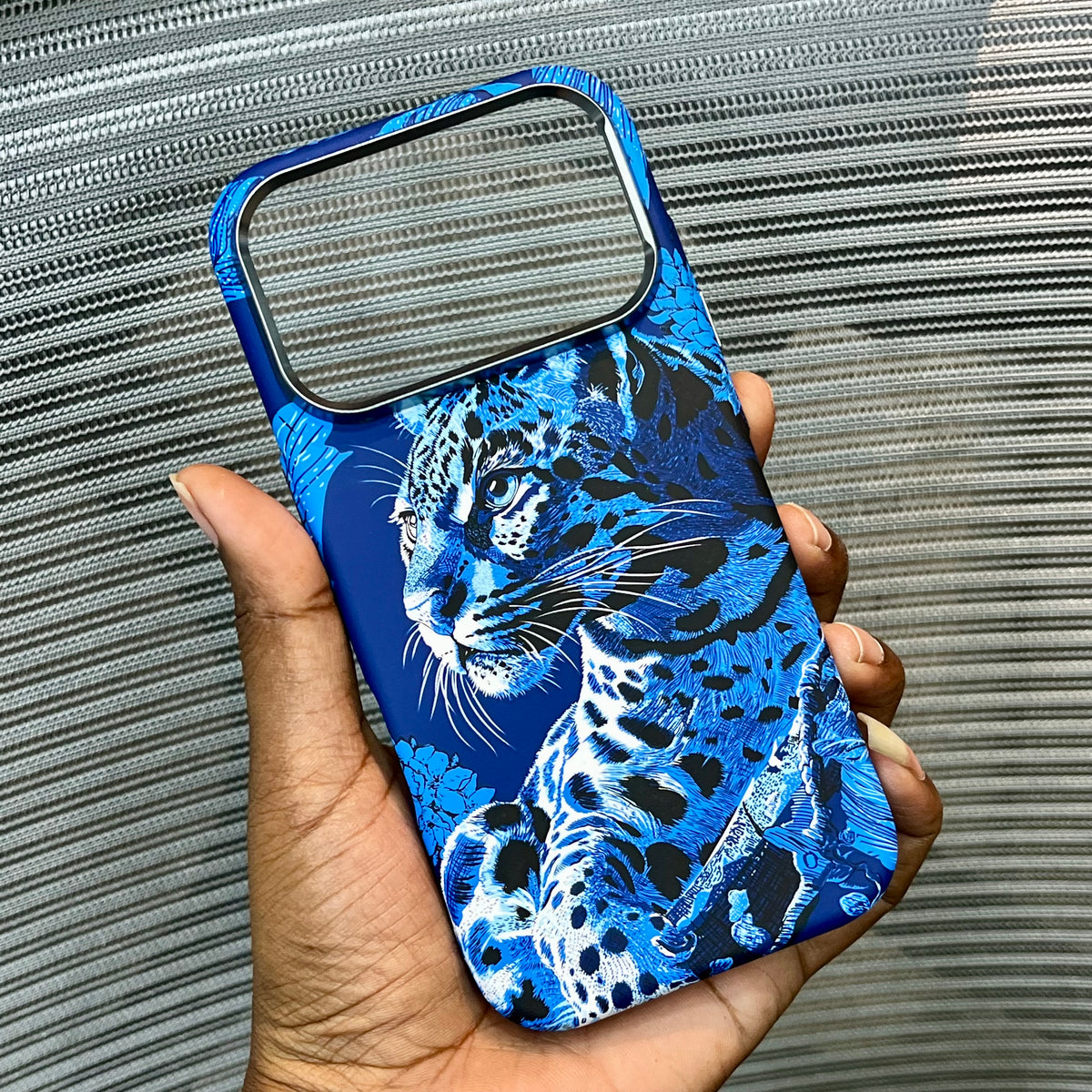 Premium Wildlife Carbon Fiber MagSafe iPhone Case