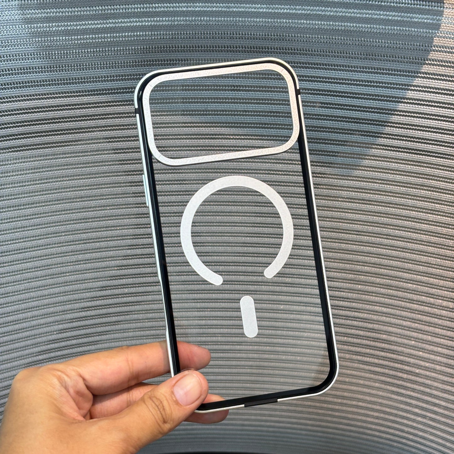 LumiFrame MagSafe iPhone 17 Case