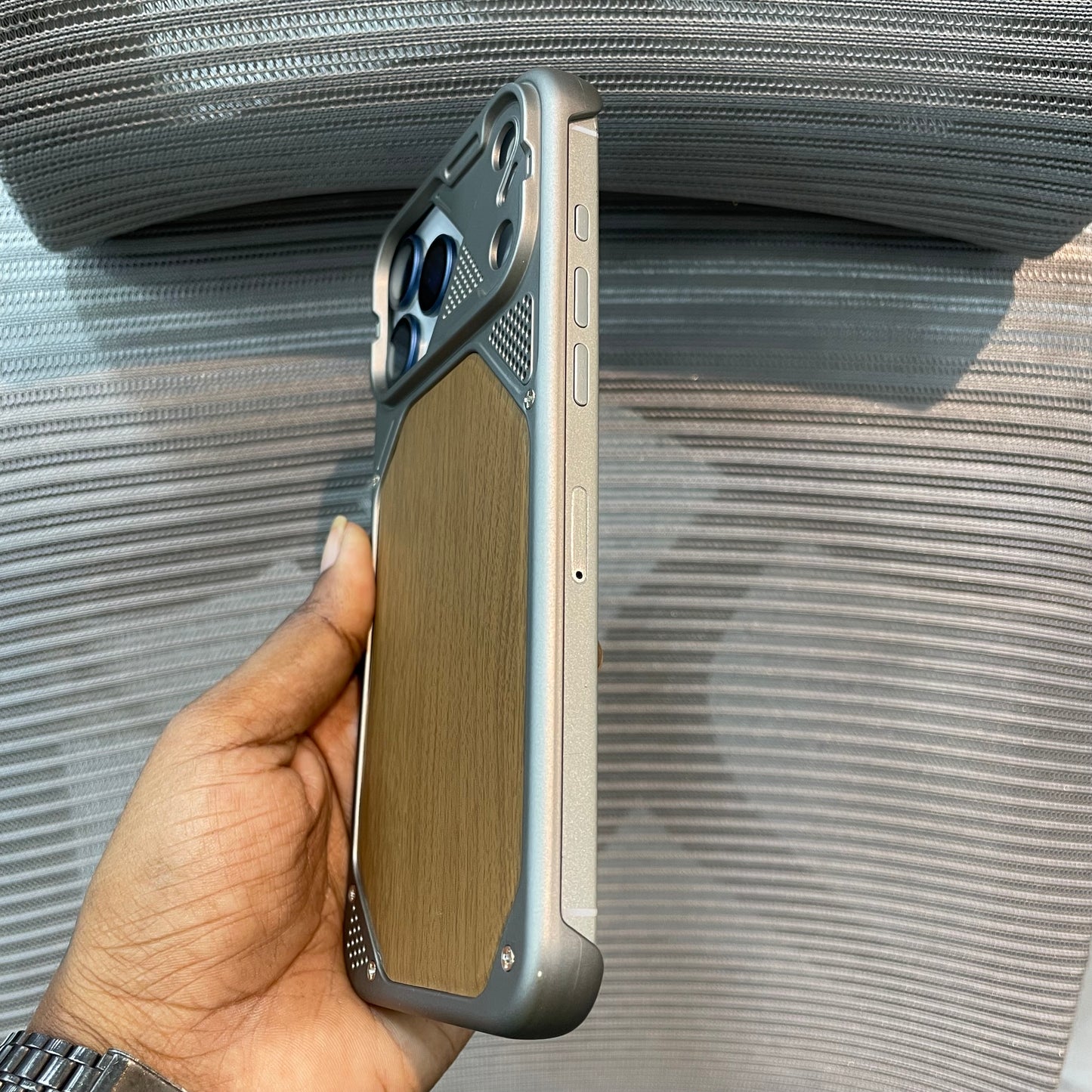 WoodFrame Slim iPhone 17 Pro Case