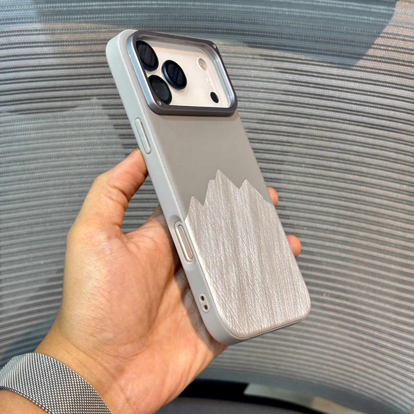 Foiluxe Leather Gloss iPhone 17 Pro Max Case