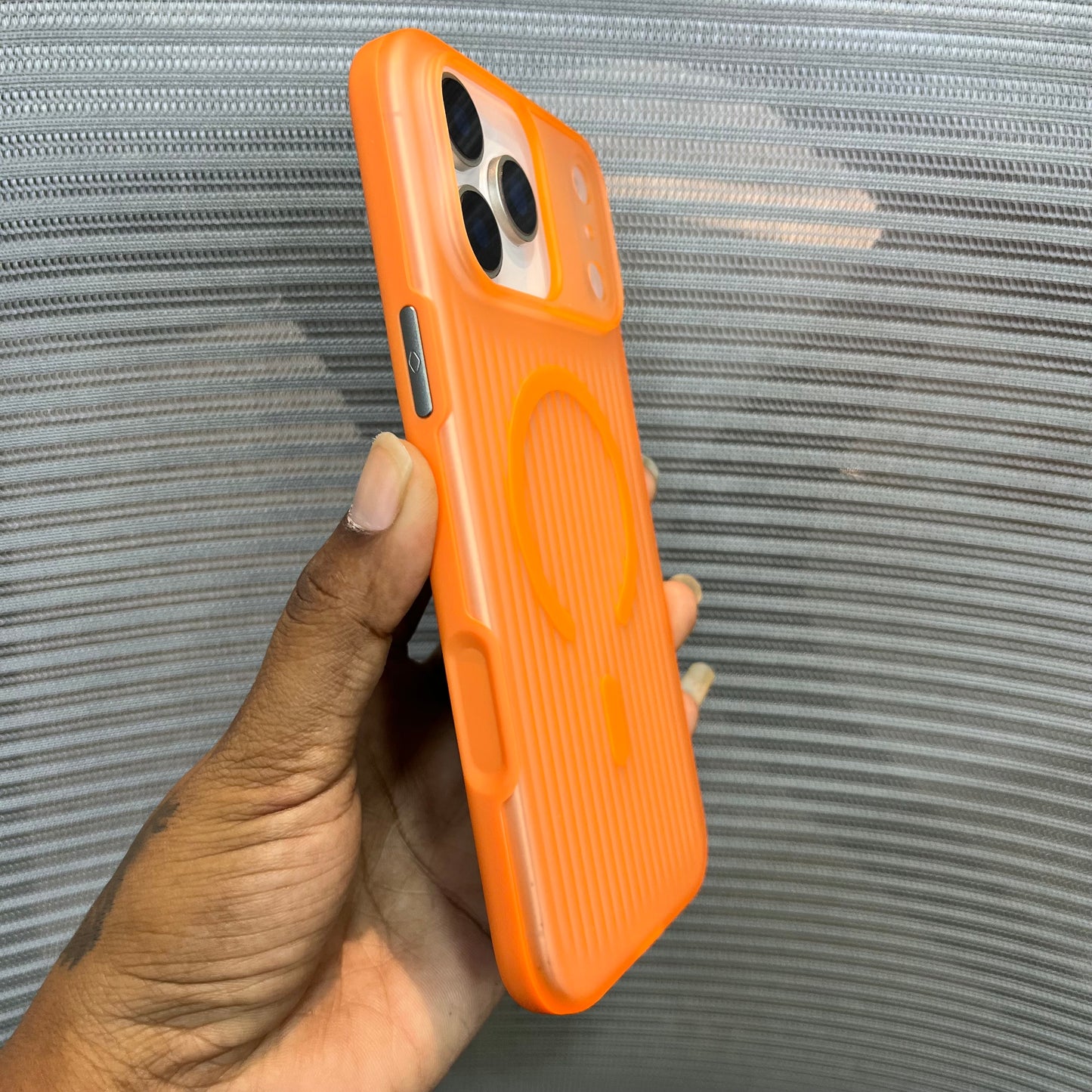 Stripe Matte Edge-to-Edge iPhone 17 Series Case