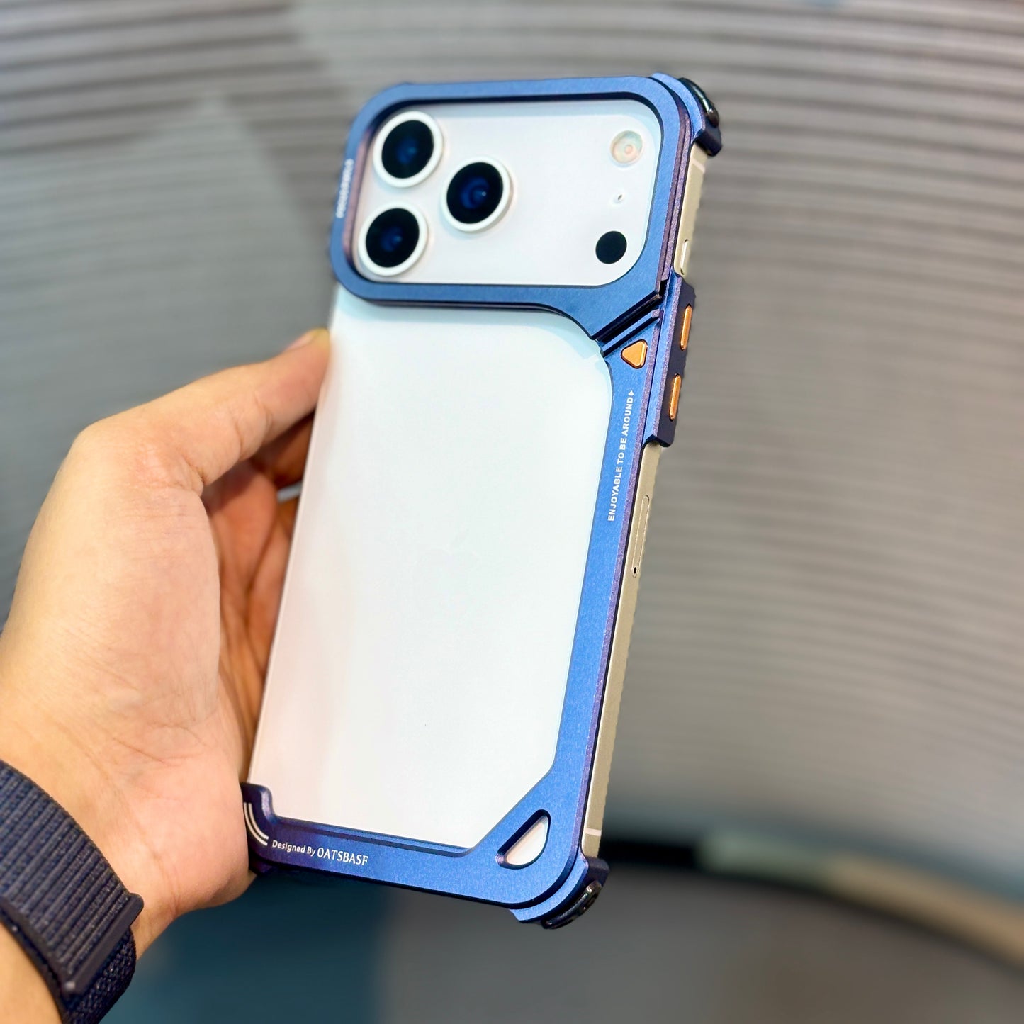 ShowCase Metal Bumper Stand iPhone 17 Pro Max Case