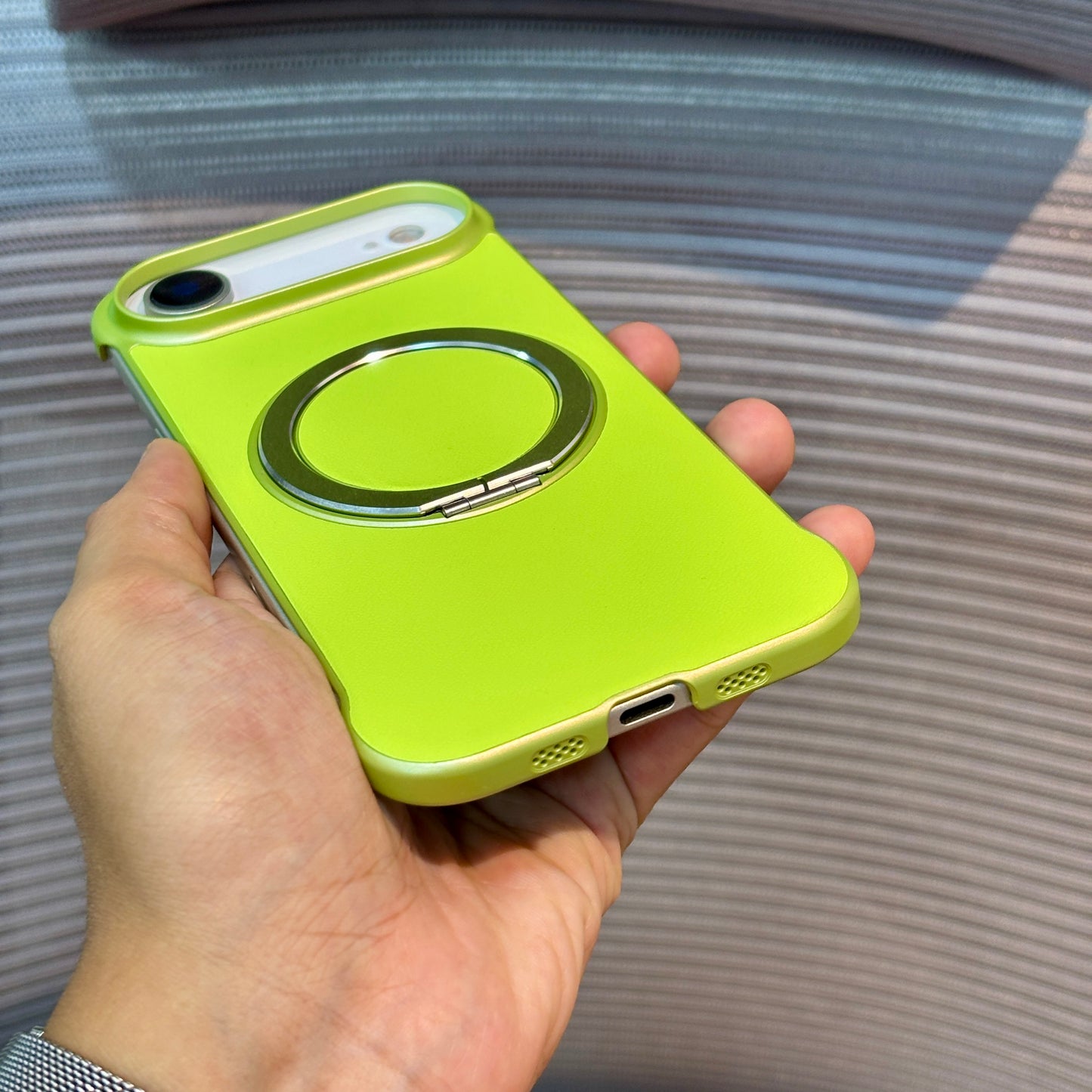 Axis Stand MagSafe iPhone 15 Series Case