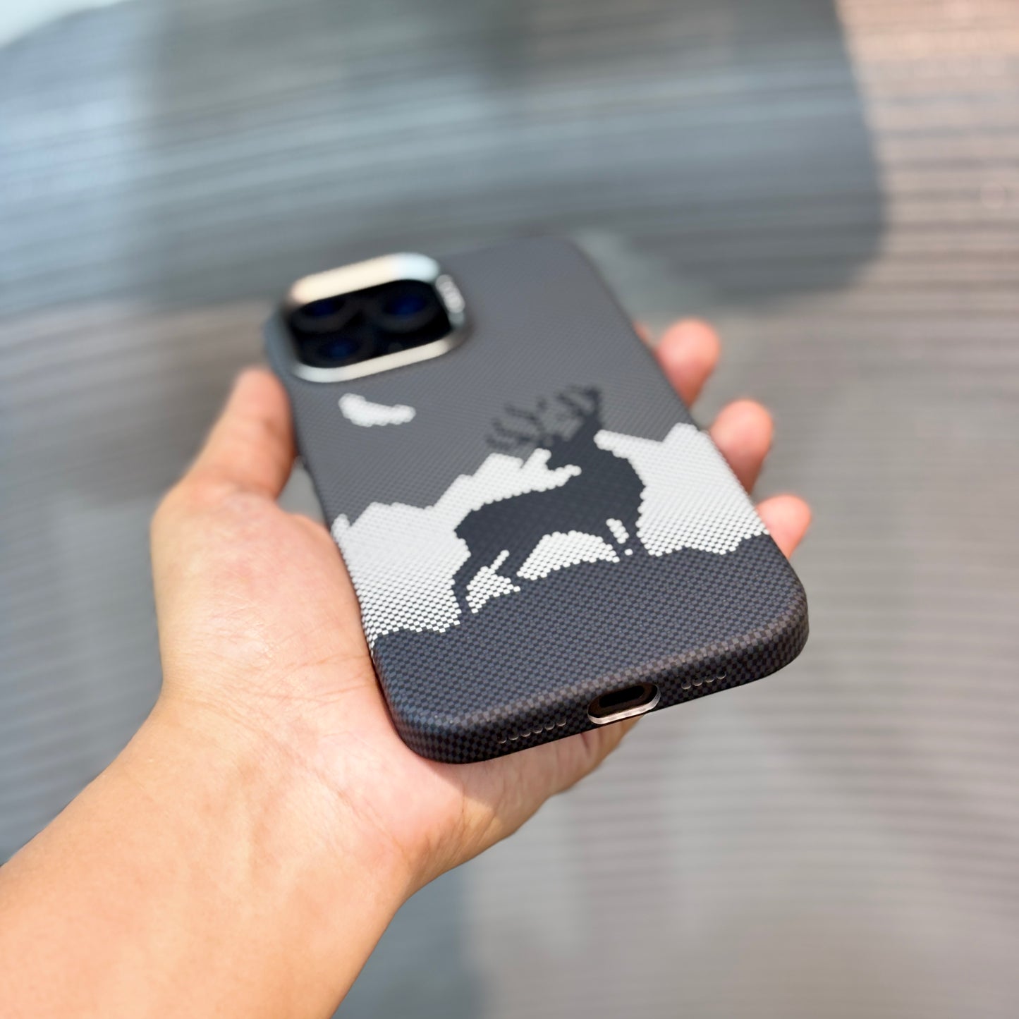 DeerBlack Carbon Fiber MagSafe iPhone 17 Case